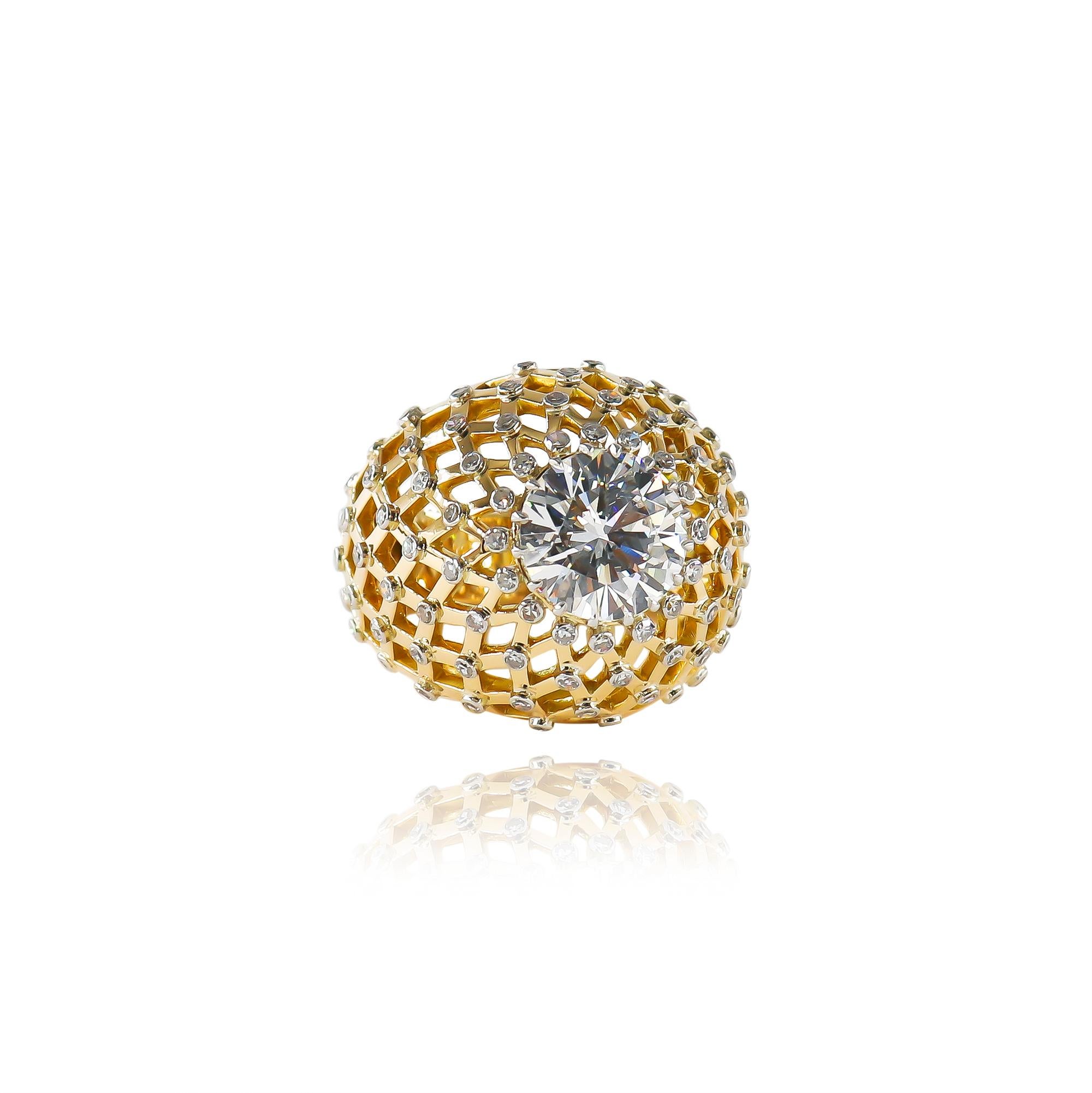 Contemporary Van Cleef & Arpels 18K Dome Lattice Ring with 3.71 carat Round Diamond  For Sale
