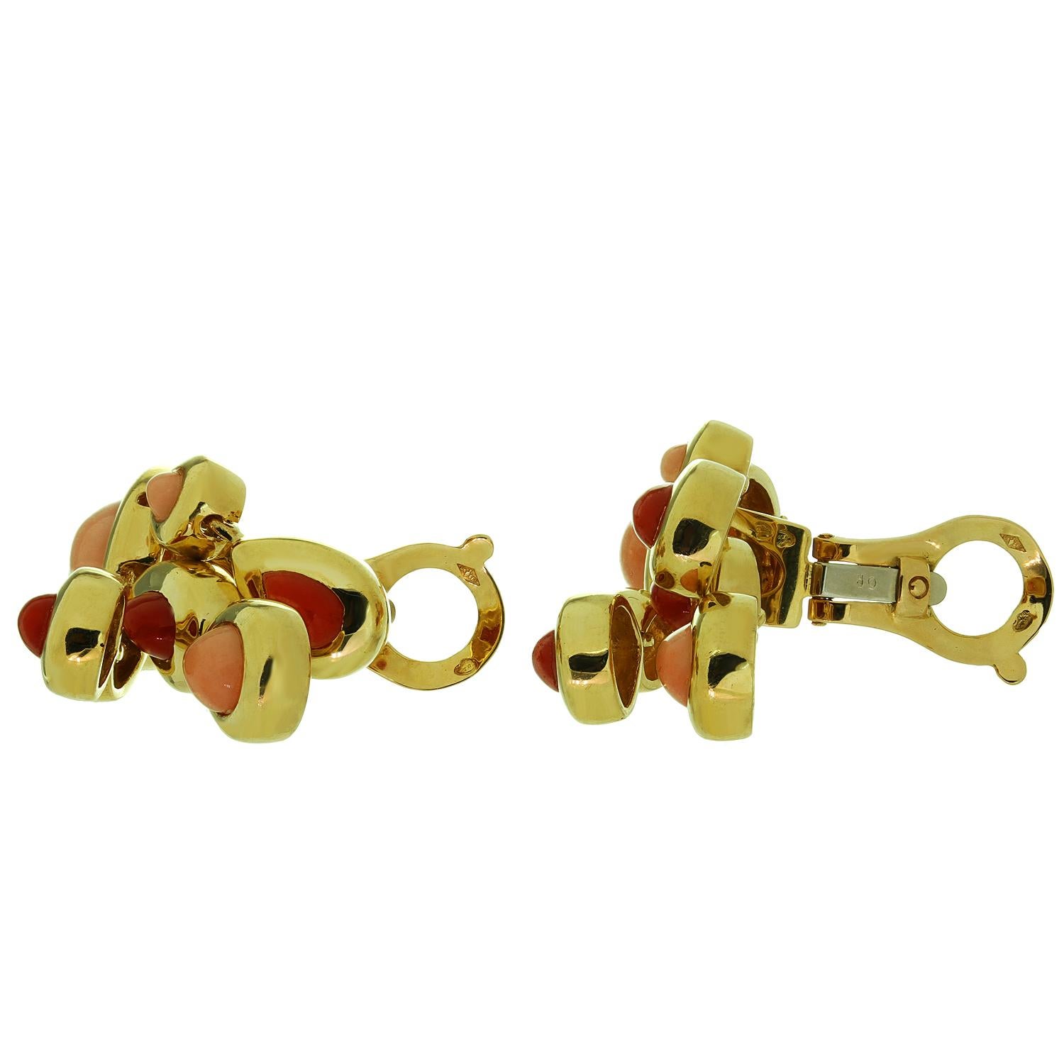 Oval Cut VAN CLEEF & ARPELS Girandole Coral Yellow Gold Dangle Clip-on Earrings For Sale