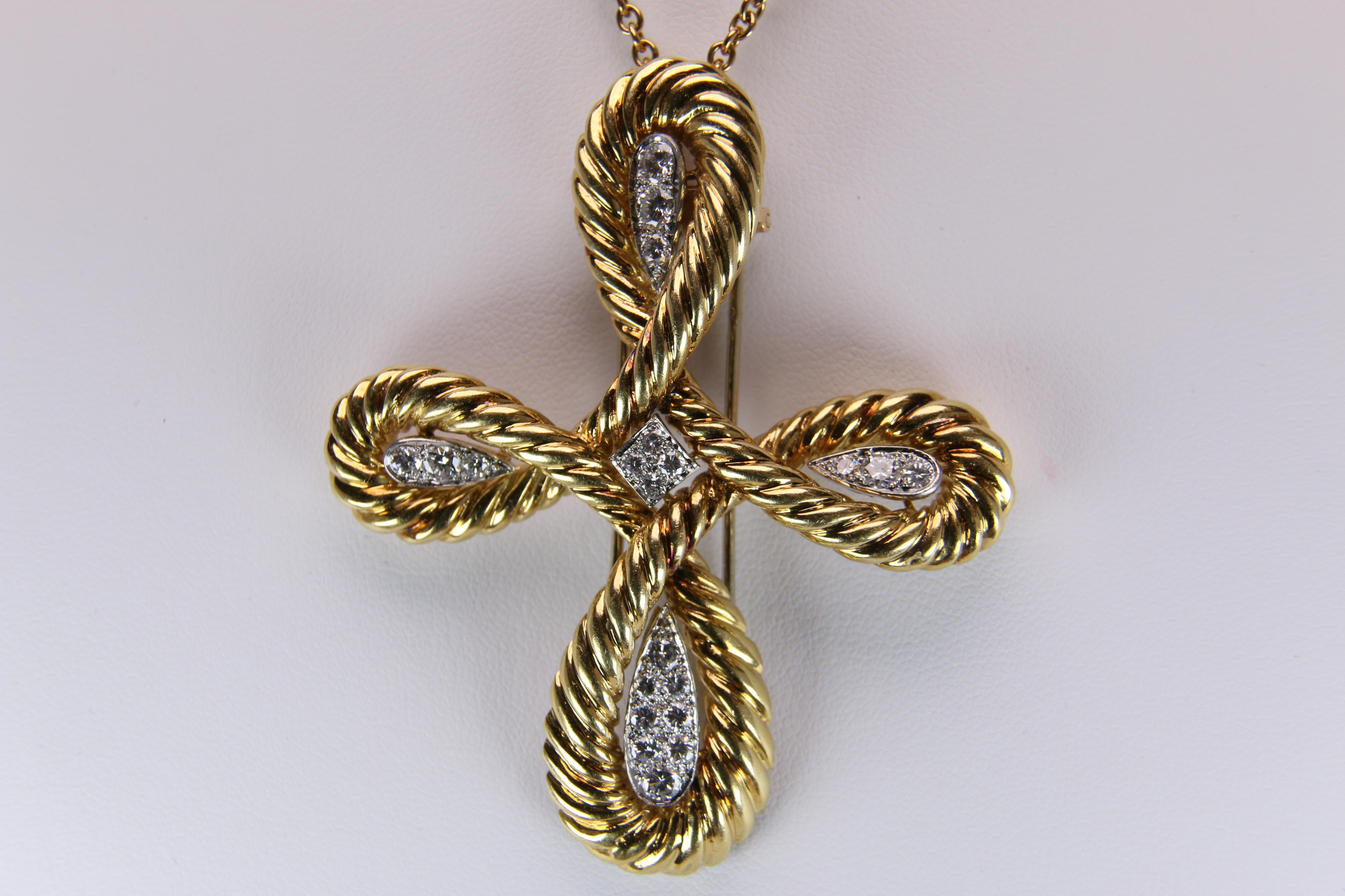 Van Cleef & Arpels Croix en or et diamants Bon état - En vente à Dallas, TX