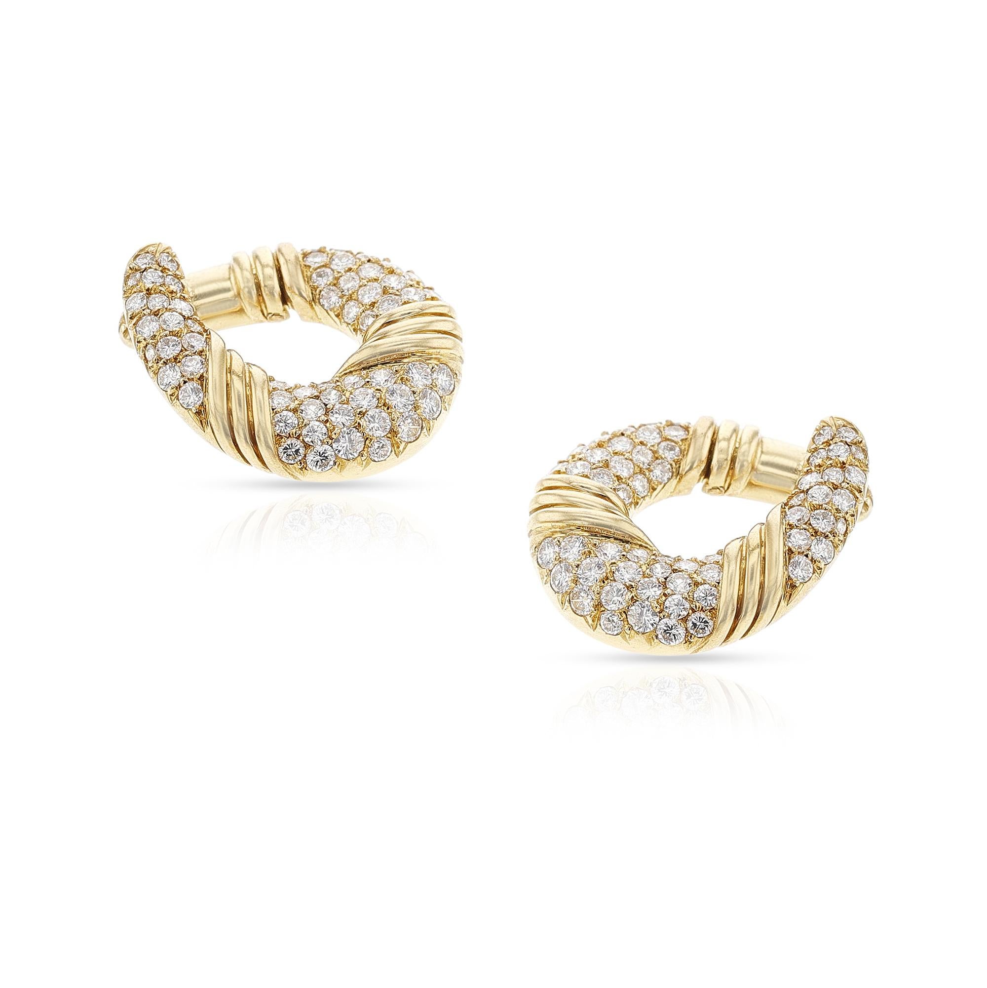 Women's or Men's Van Cleef & Arpels Gold and Diamond Earrings, 18k For Sale