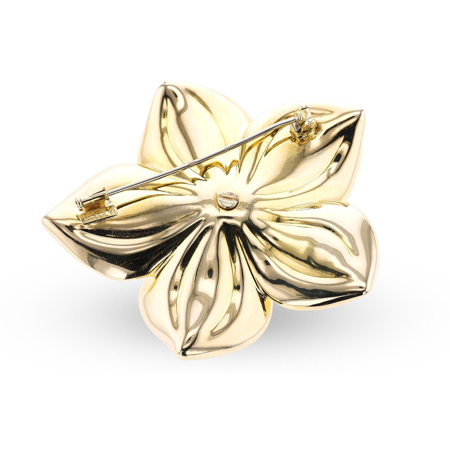 Women's or Men's Van Cleef & Arpels Gold and Diamond Floral Brooch, 18k For Sale