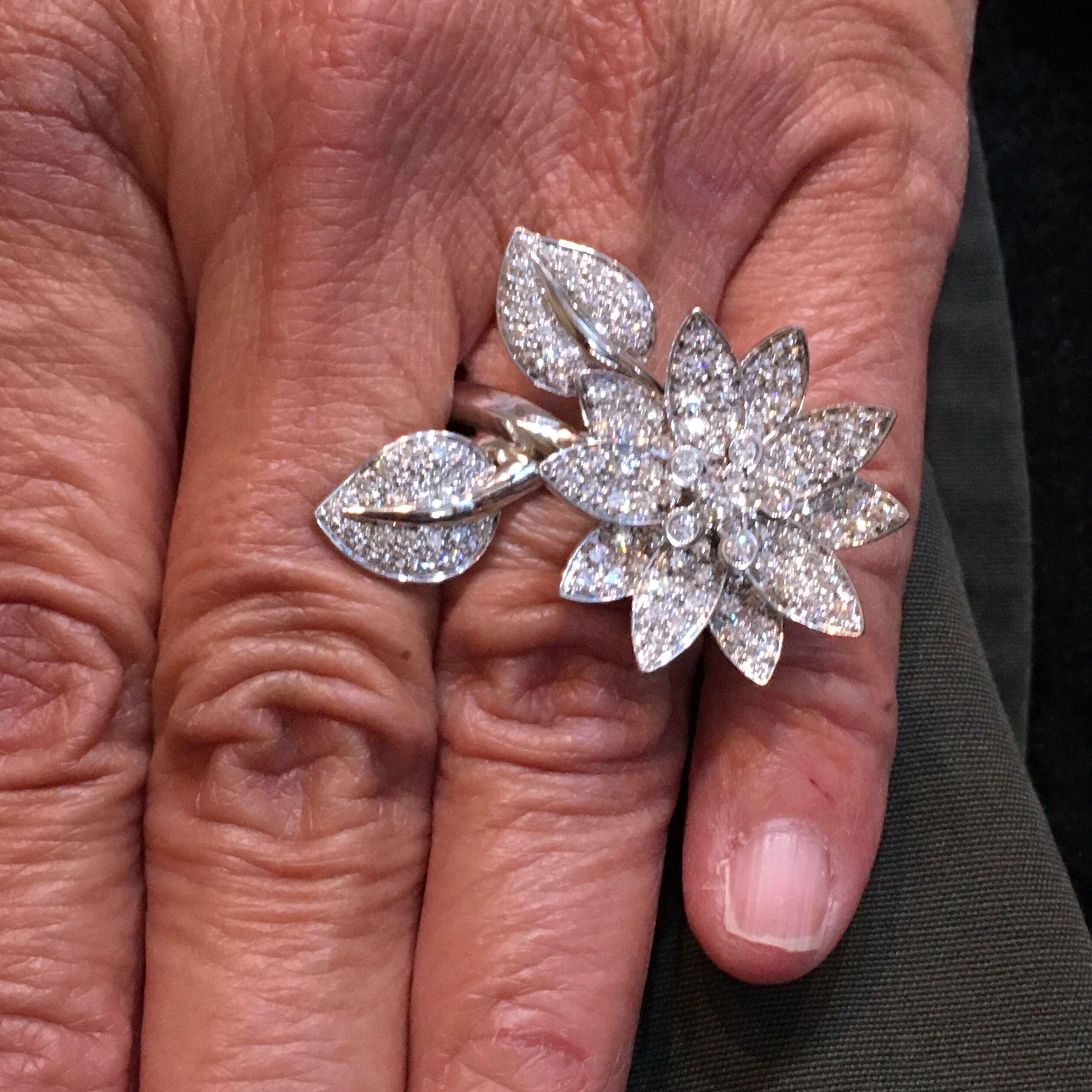 Round Cut Van Cleef & Arpels Gold and Diamond Lotus Between the Finger Ring