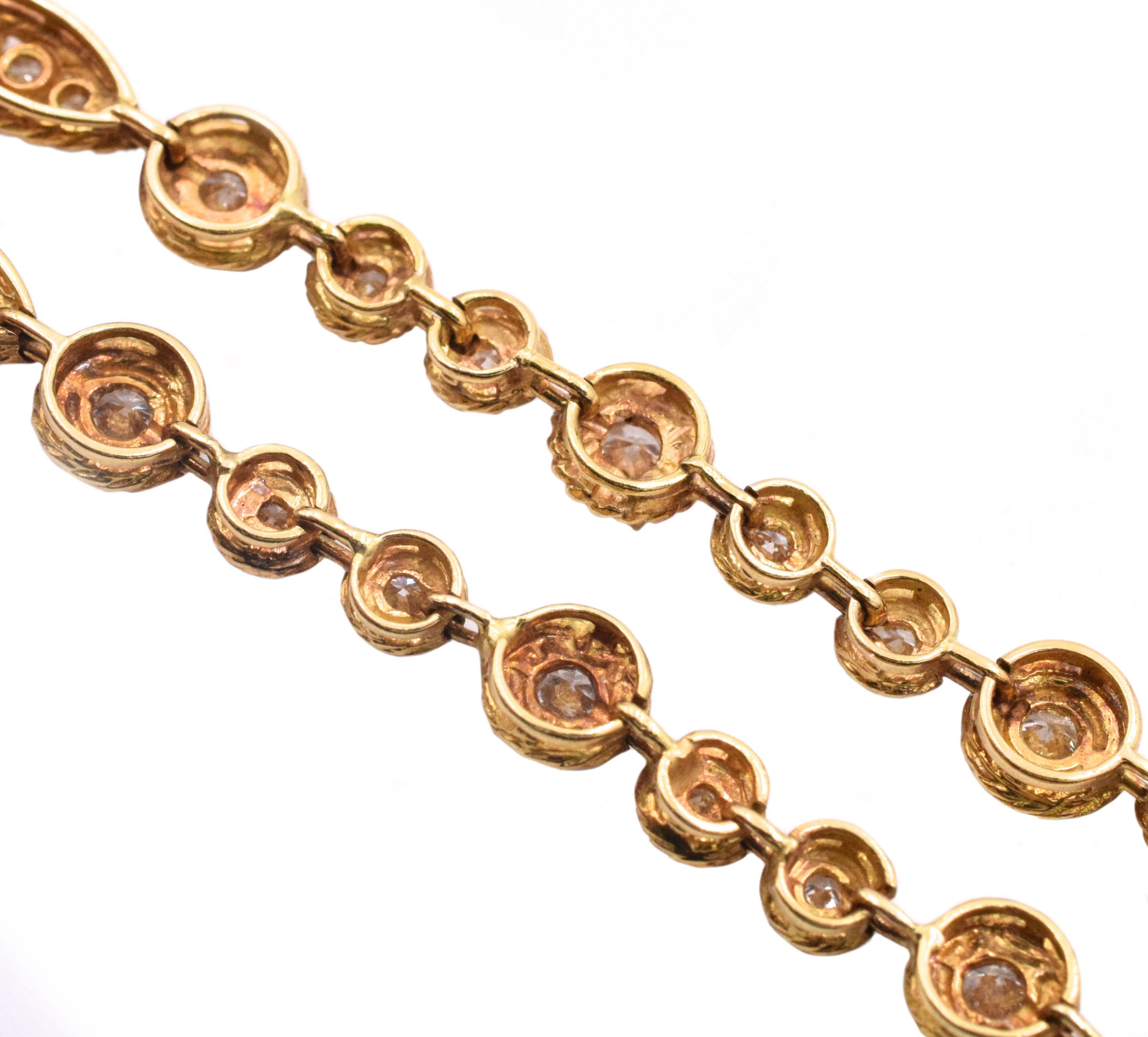 Round Cut Van Cleef & Arpels Gold and Diamond Necklace