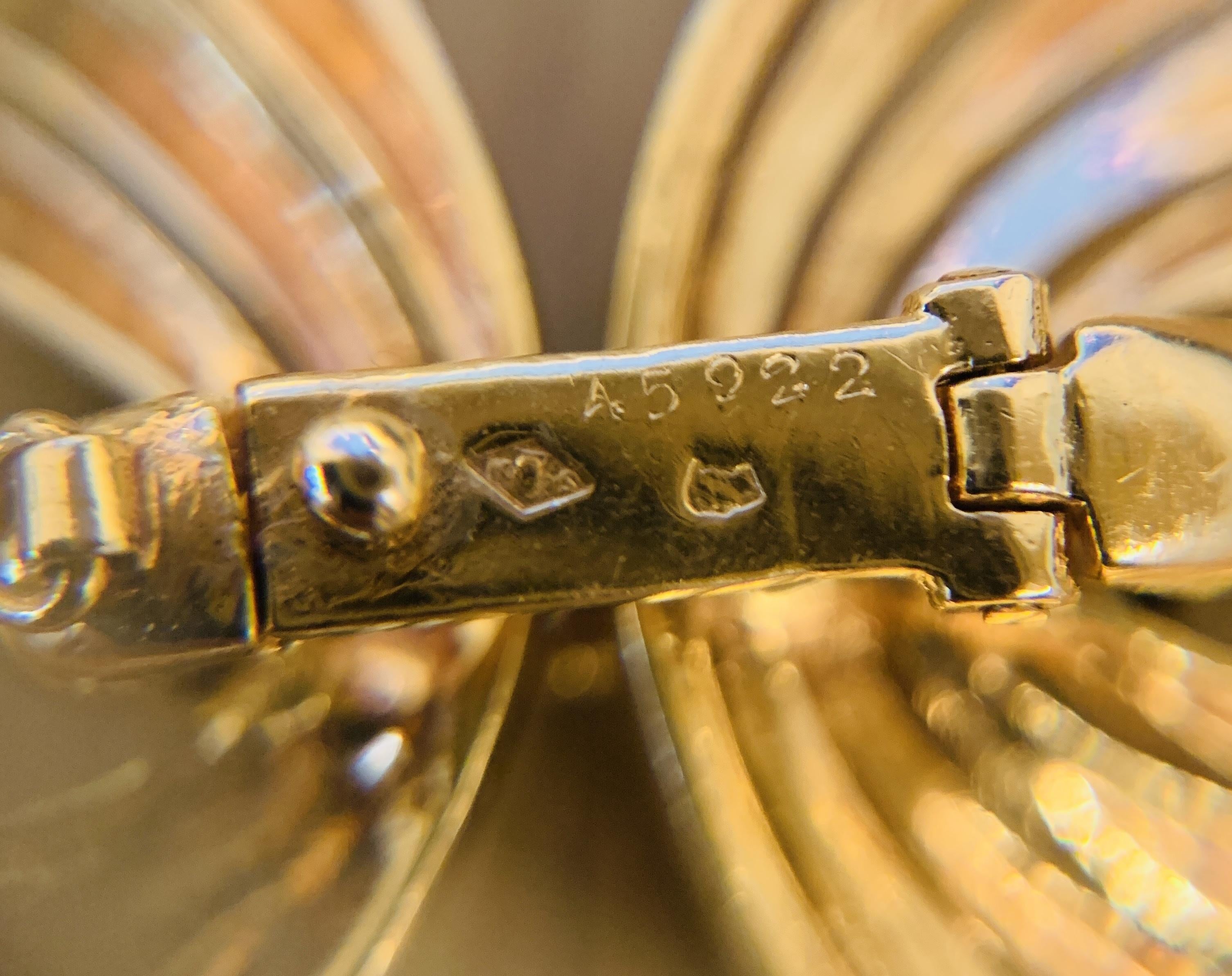 Brilliant Cut Van Cleef & Arpels Gold Pendant Necklace 