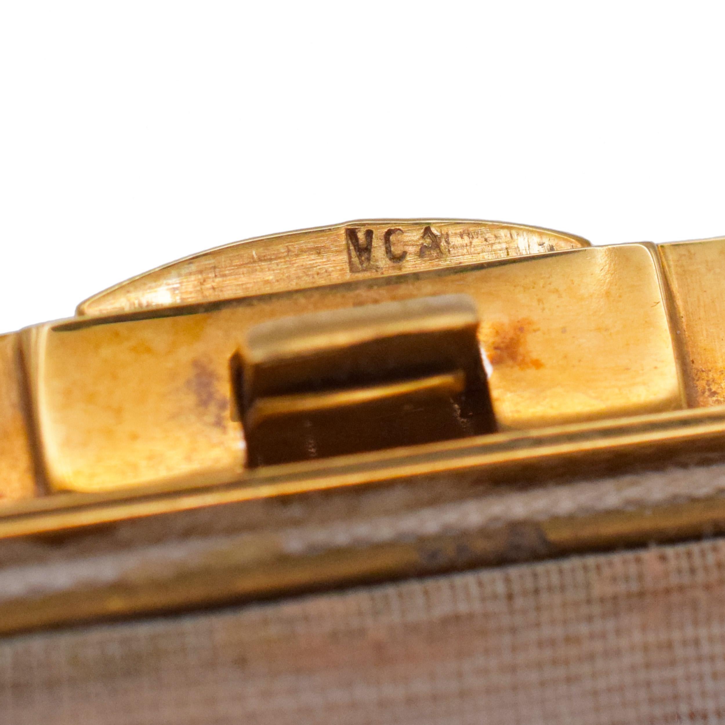 Van Cleef & Arpels  Borsellino e portacipria in oro e diamanti. in vendita 12