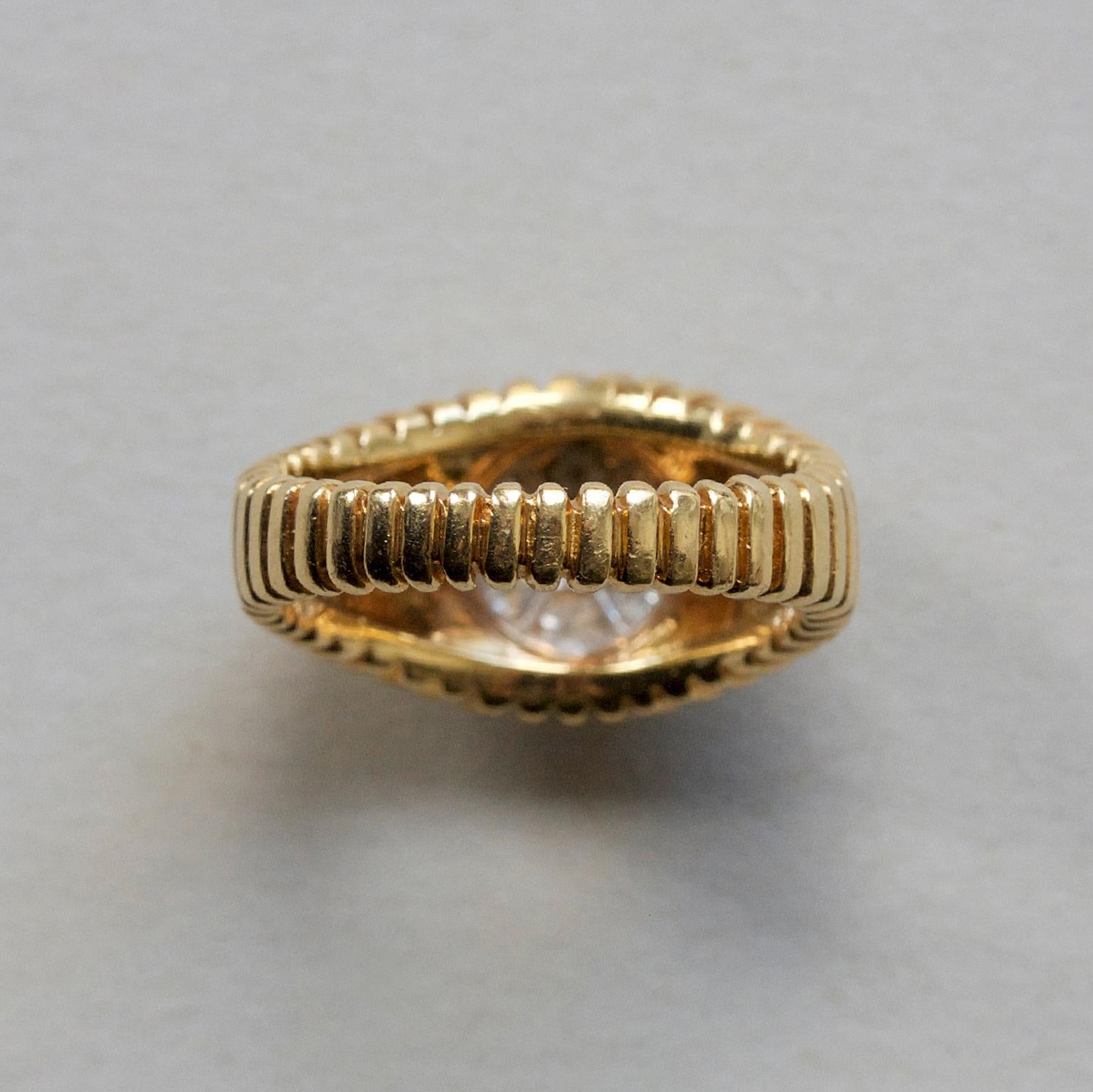 Van Cleef & Arpels Gold and Diamond Ring In Good Condition In Amsterdam, NL