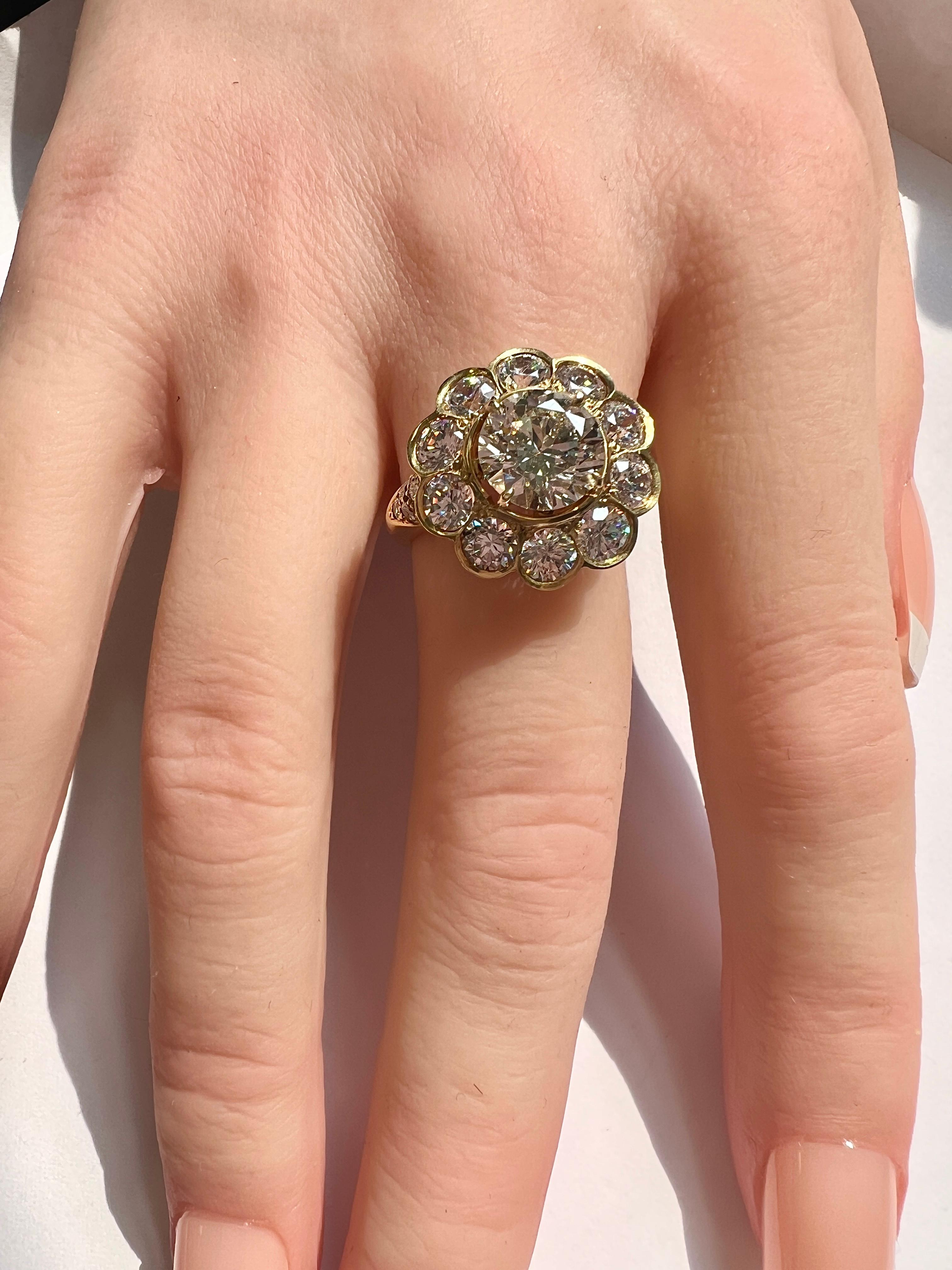 Van Cleef & Arpels Gold and Diamond ring en Excelente estado para la venta en New York, NY