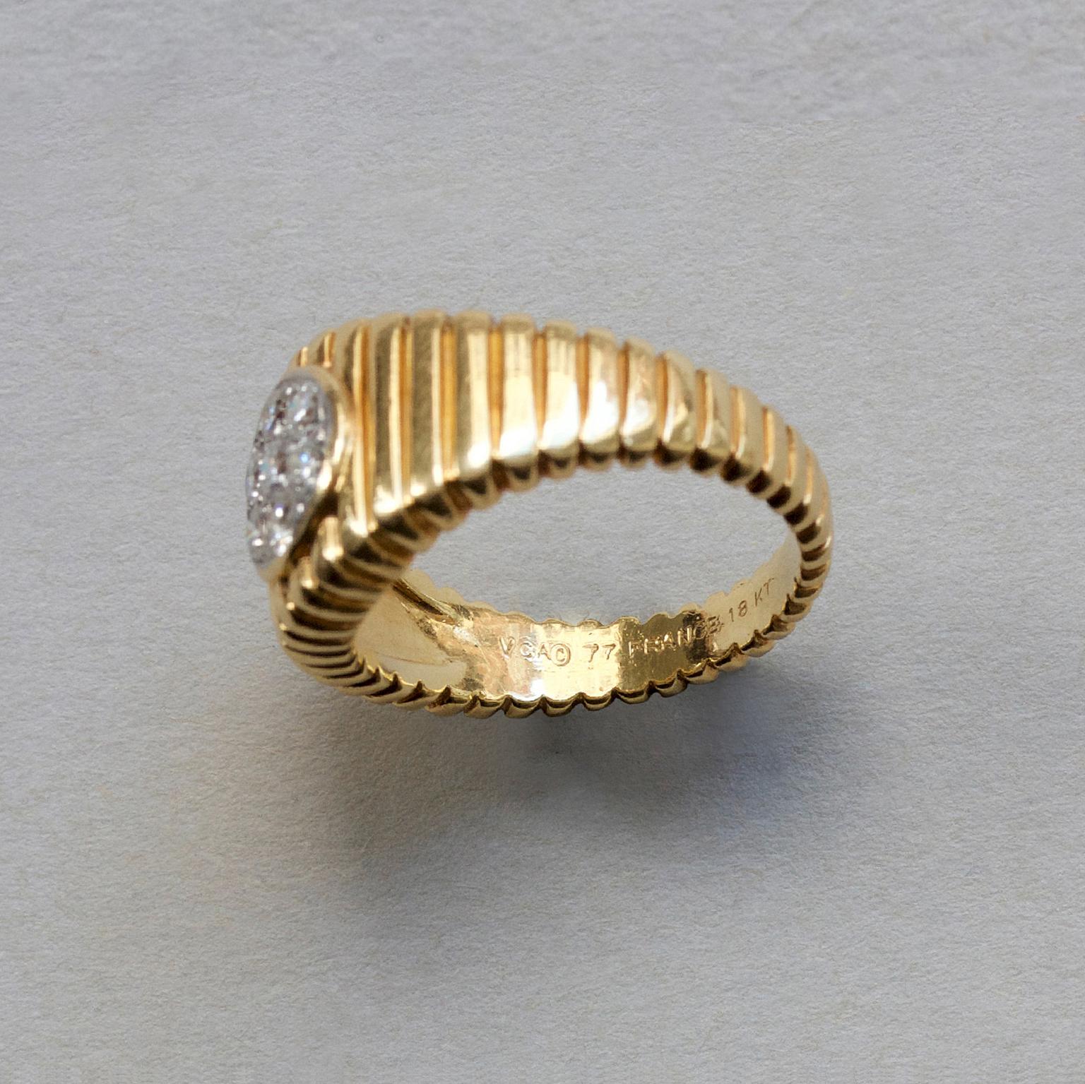 Women's or Men's Van Cleef & Arpels Gold and Diamond Ring