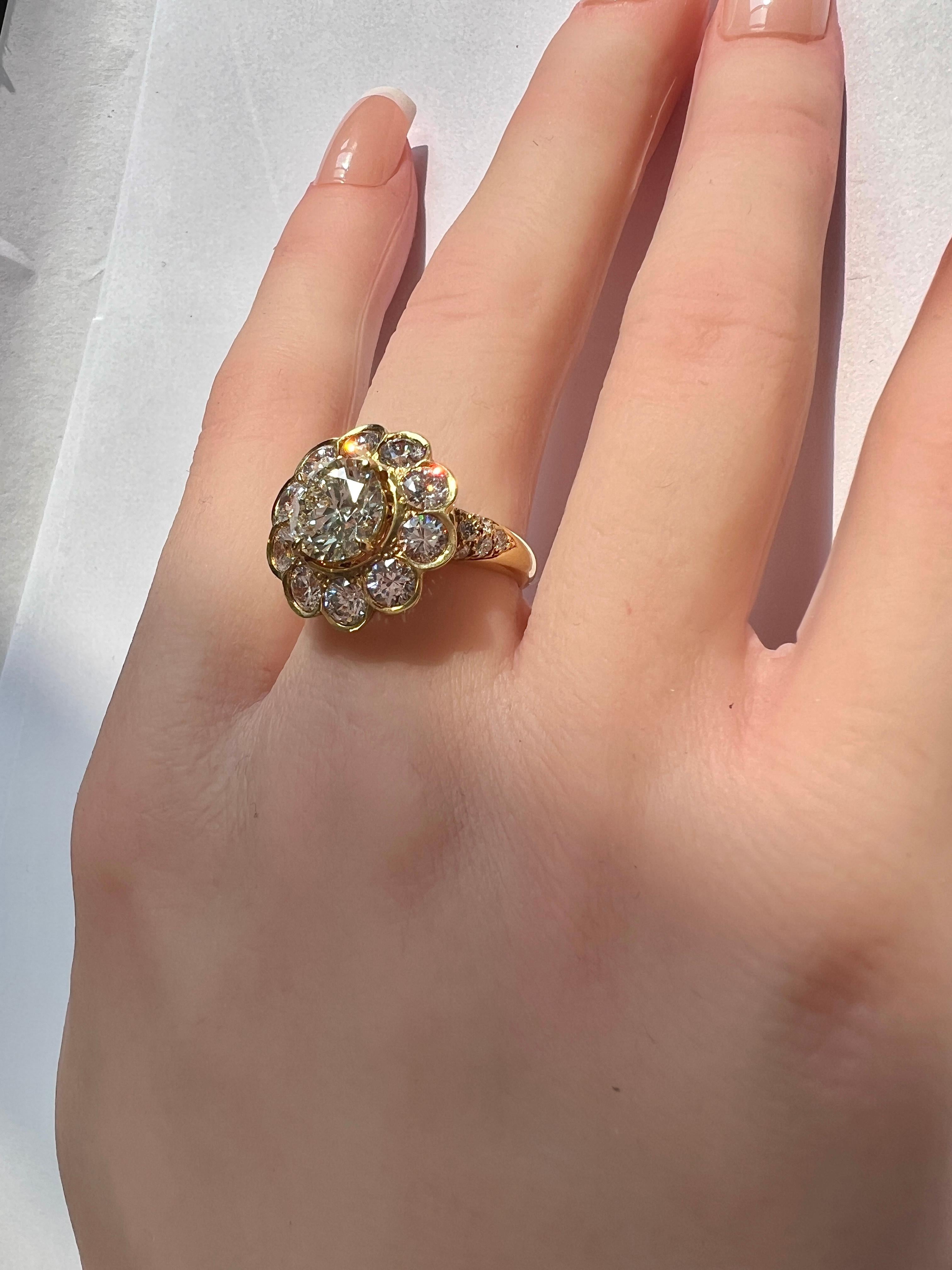De las mujeres Van Cleef & Arpels Gold and Diamond ring en venta