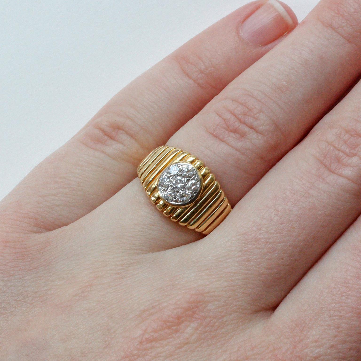 Van Cleef & Arpels Gold and Diamond Ring 3