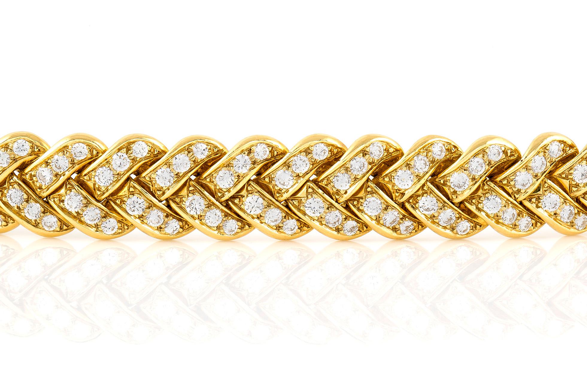 Van Cleef & Arpels Gold and Diamonds Bracelet In Excellent Condition In New York, NY