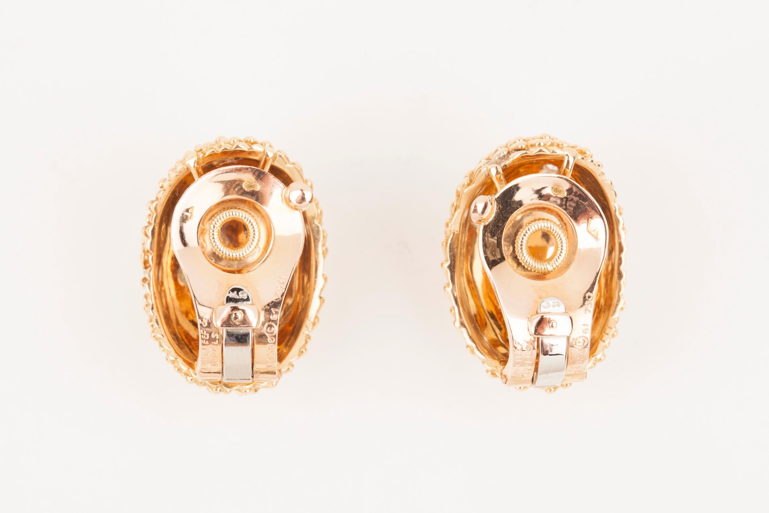 Van Cleef & Arpels Gold and Diamonds Earrings In Good Condition In Saint-Ouen, FR