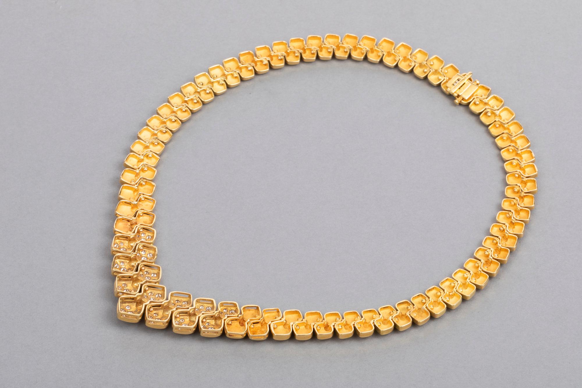 Van Cleef & Arpels Gold and Diamonds Fashion Necklace For Sale 3