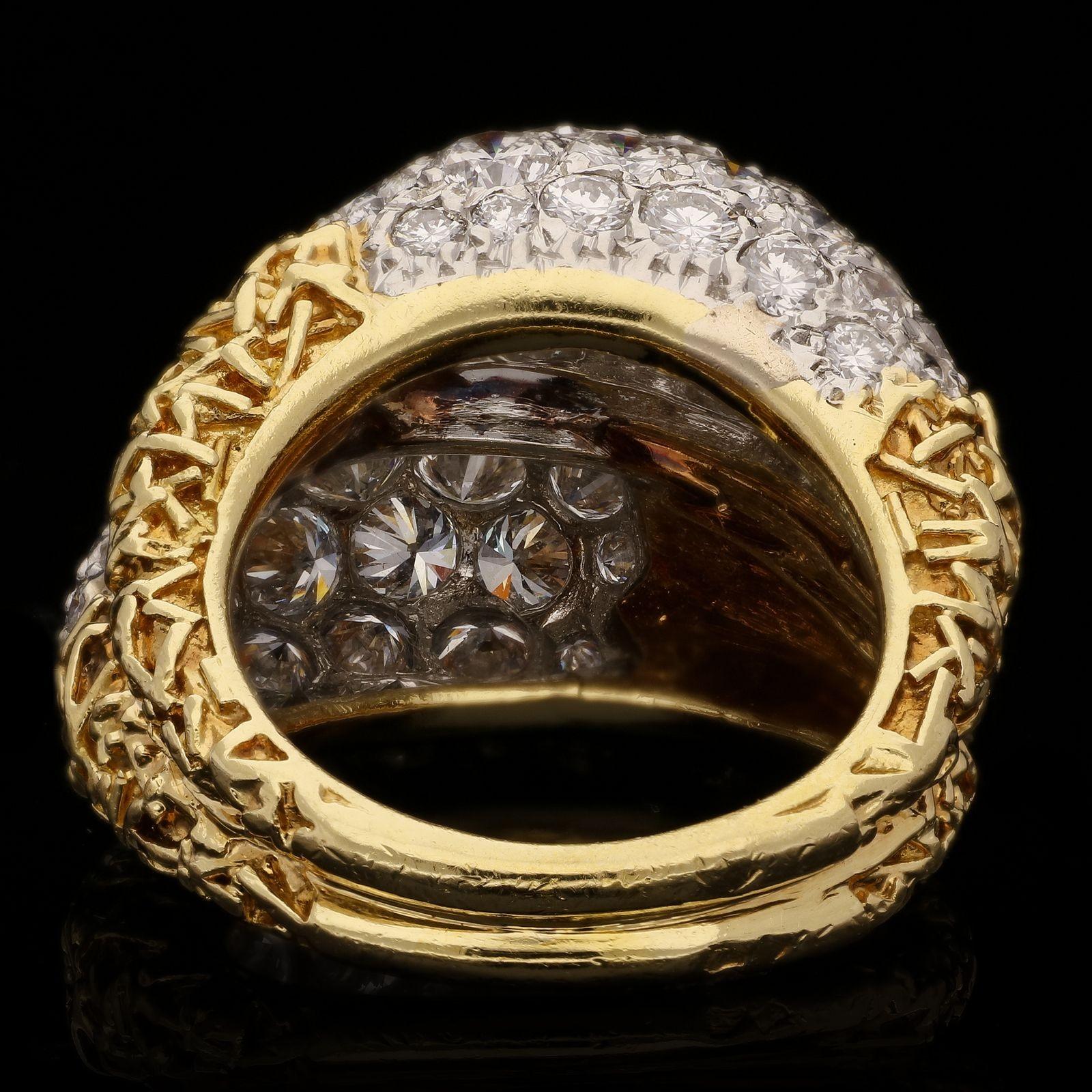 Van Cleef & Arpels Gold And Pavé Diamond Double Bombe Ring Of Bypass Design In Excellent Condition In London, GB