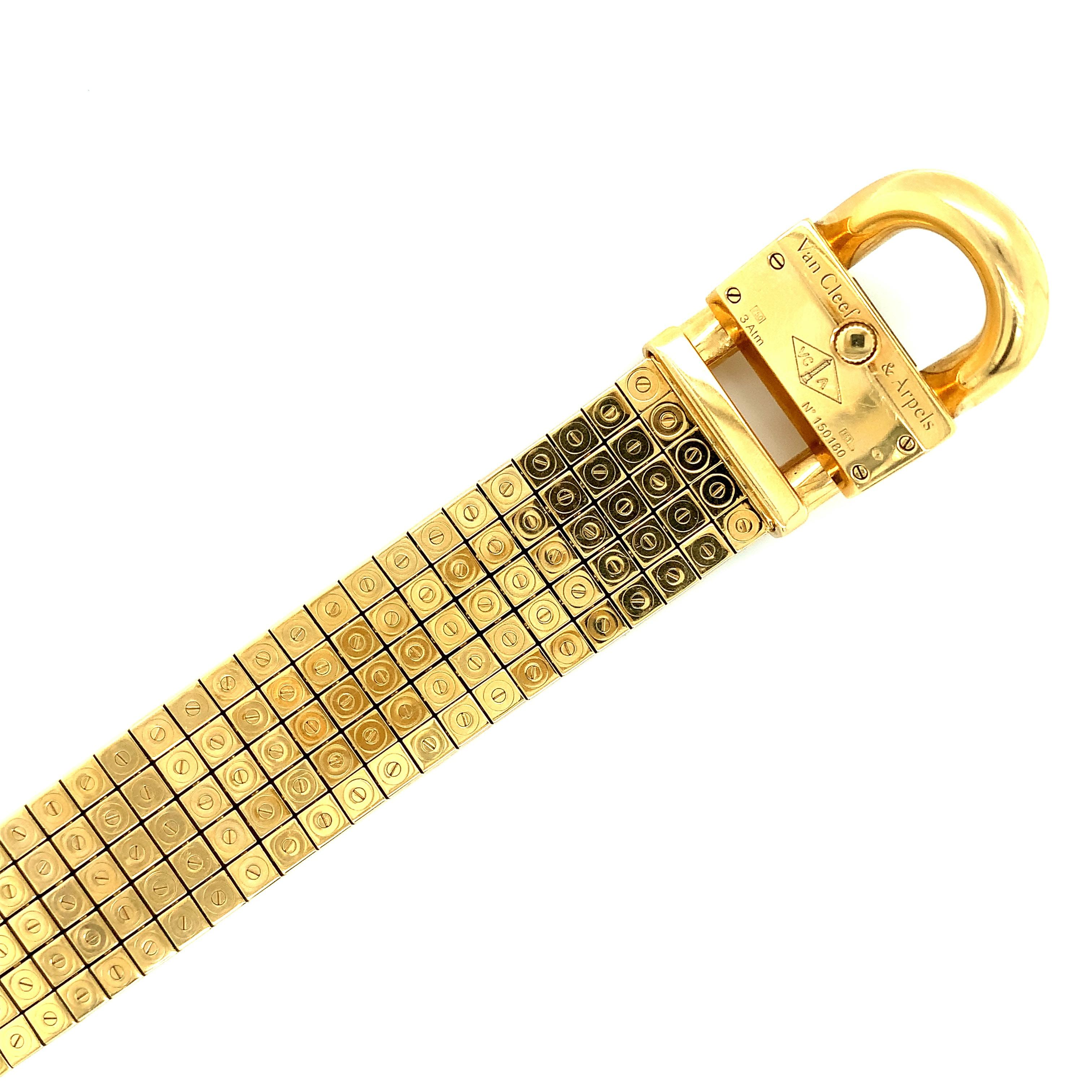 Round Cut Van Cleef & Arpels Gold Cadenas Wristwatch  For Sale