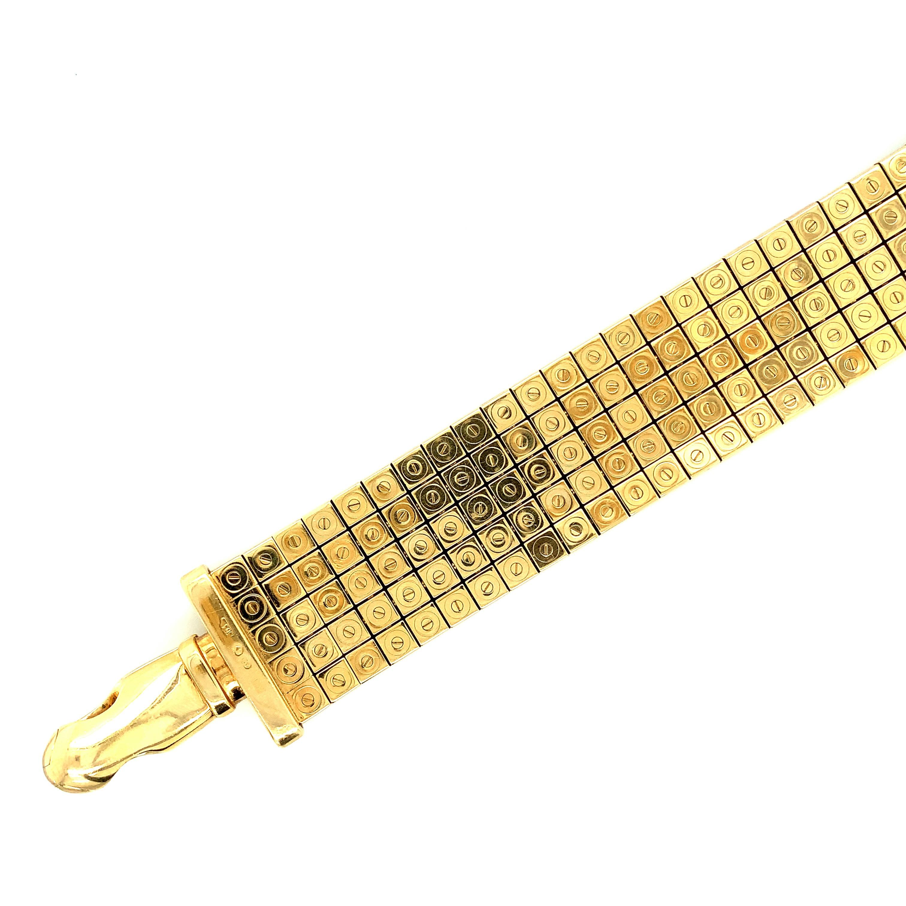 Van Cleef & Arpels Gold Cadenas Wristwatch  In Excellent Condition For Sale In New York, NY