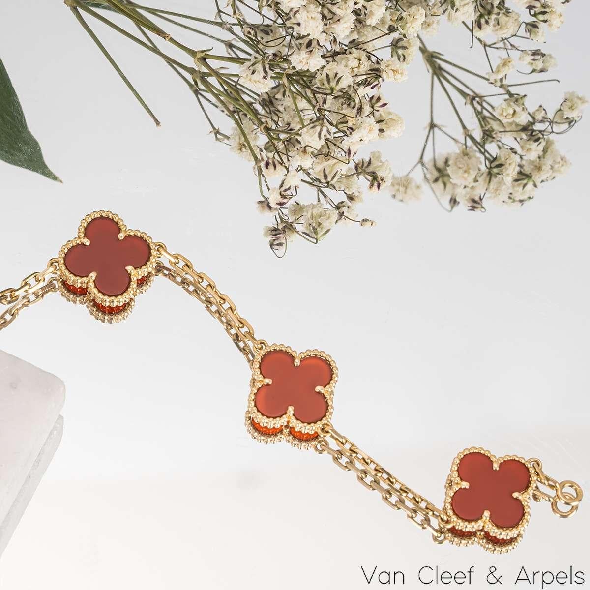 Van Cleef & Arpels, bracelet vintage Alhambra à 5 motifs en cornaline d'or VCARD35500 en vente 3