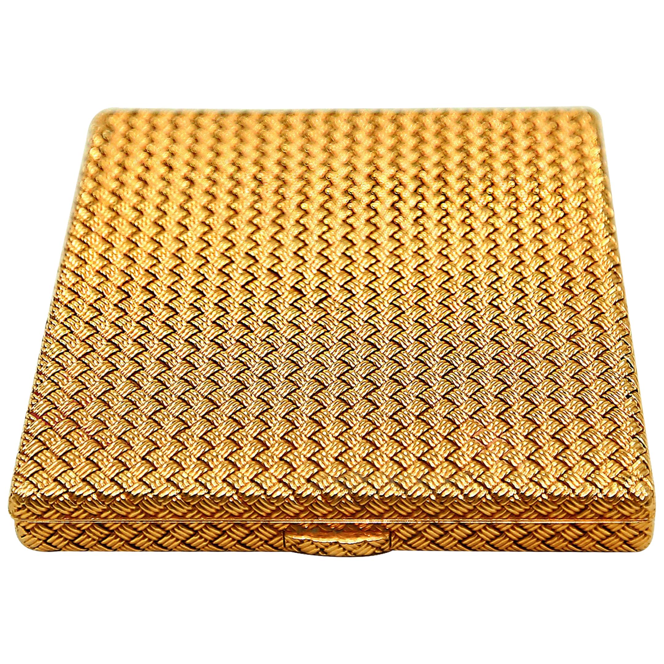 Van Cleef & Arpels Gold Compact Powder Box 18 Karat Gold Make-Up Compact 148Gm