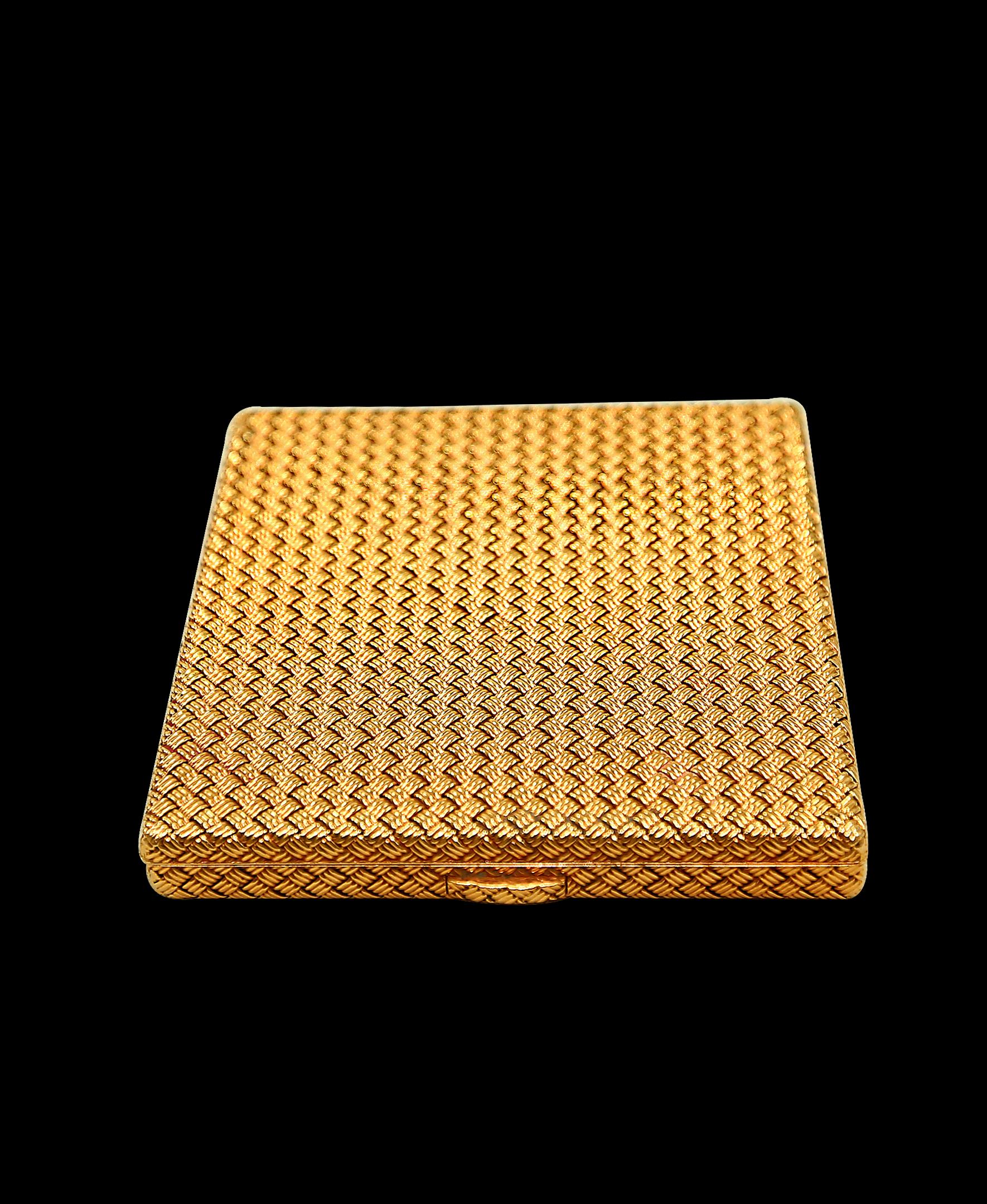 Vintage 18K yellow gold Van Cleef & Arpels compact powder box with a woven texture and original black leather case. Circa 1960's. Signed Van Cleef & Arpels with the number which i can not read but i have added a picture. I think it read RV52-1 The