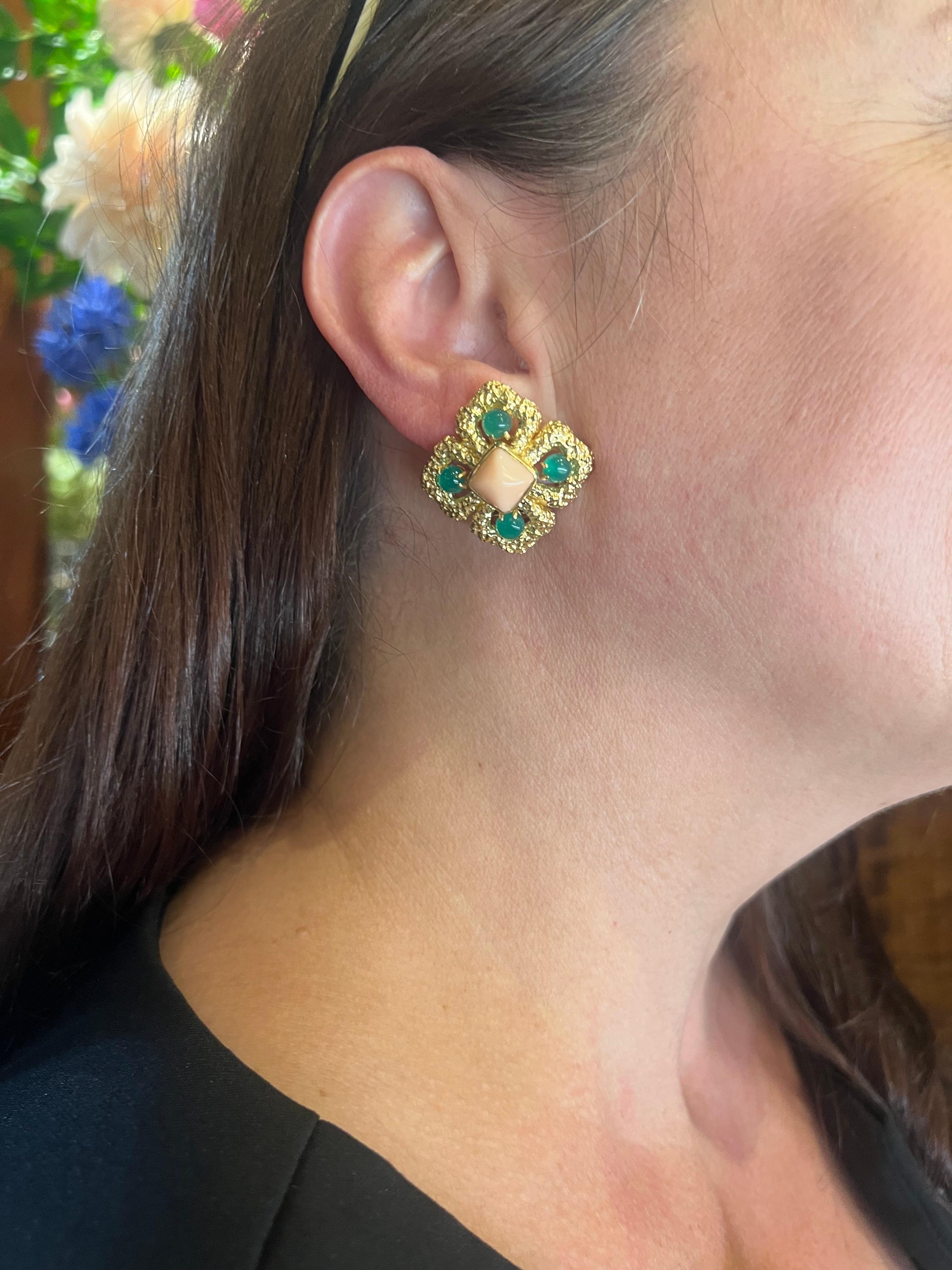 Women's Van Cleef & Arpels Gold Coral Chrysoprase Delphes Clip Earrings