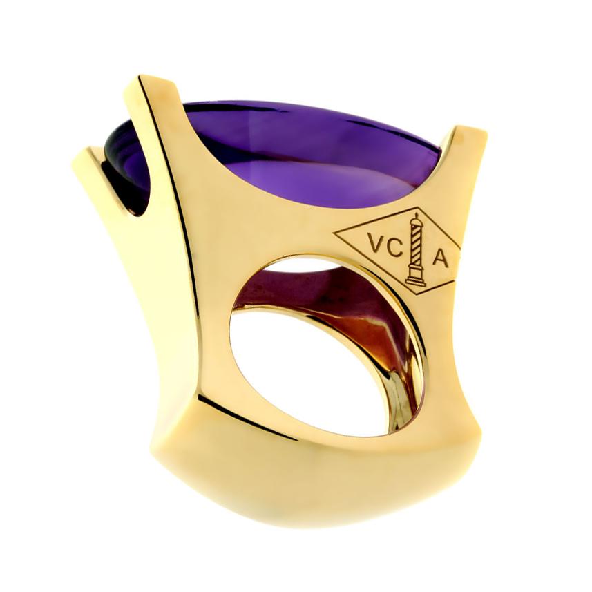 Women's Van Cleef & Arpels Gold Diamond and Amethyst Ring For Sale