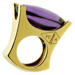 Van Cleef & Arpels Gold Diamond and Amethyst Ring