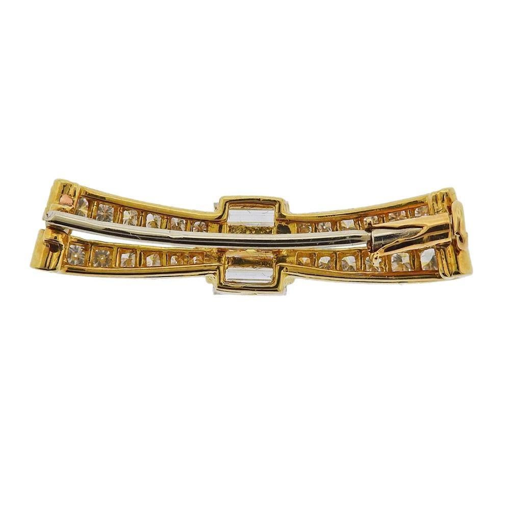 Van Cleef & Arpels Broche en forme de nœud en or et diamants Excellent état - En vente à New York, NY