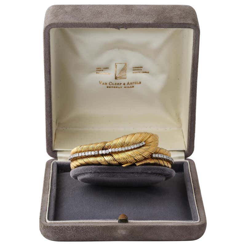 Van cleef bracelet box Clearance