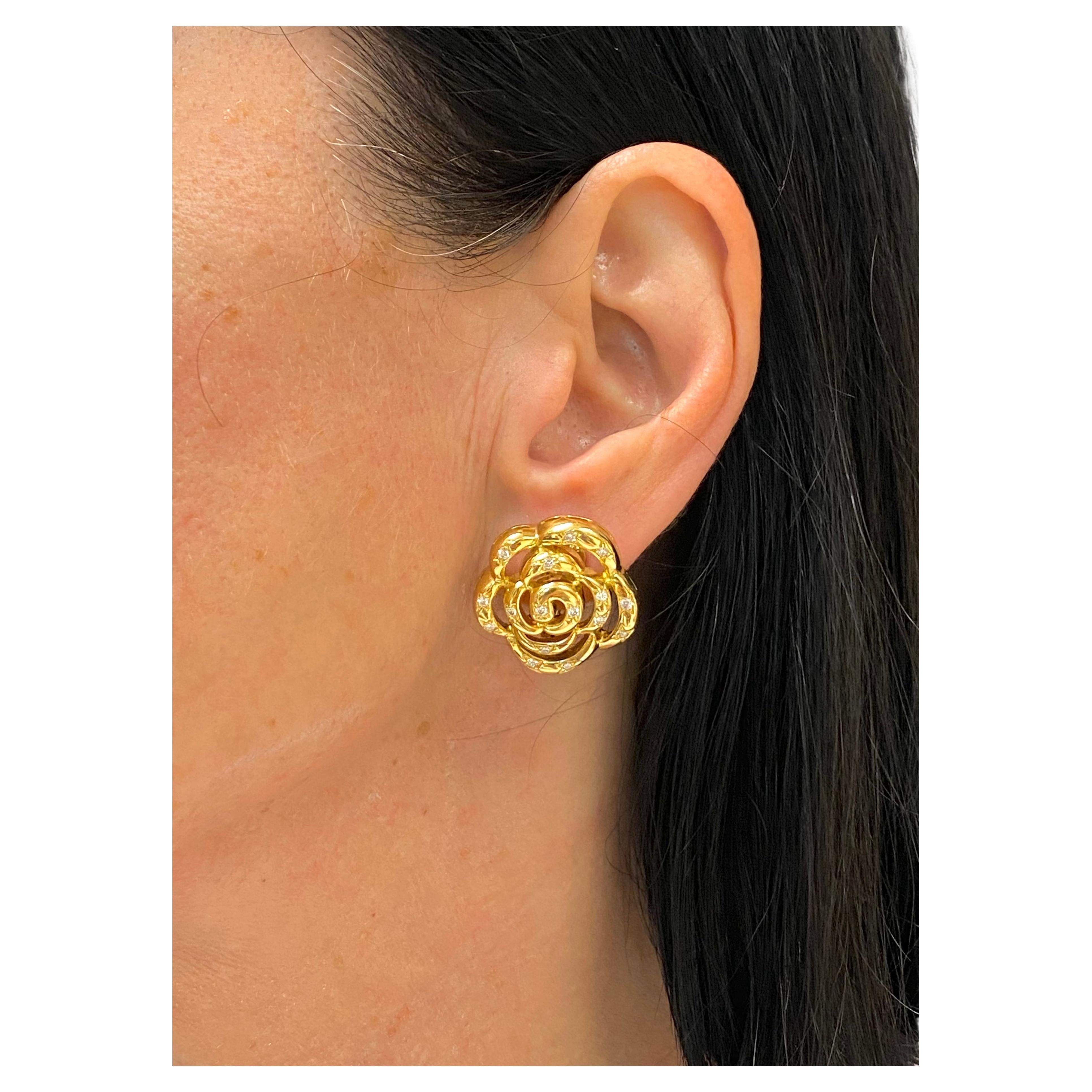 DESIGNER: Van Cleef & Arpels
CIRCA: 1998
MATERIALI: Giallo 18K  Oro
GEMSTONE: Diamante rotondo taglio brillante 
PESO: 20 grammi
MISURE: Diametro - 15/16