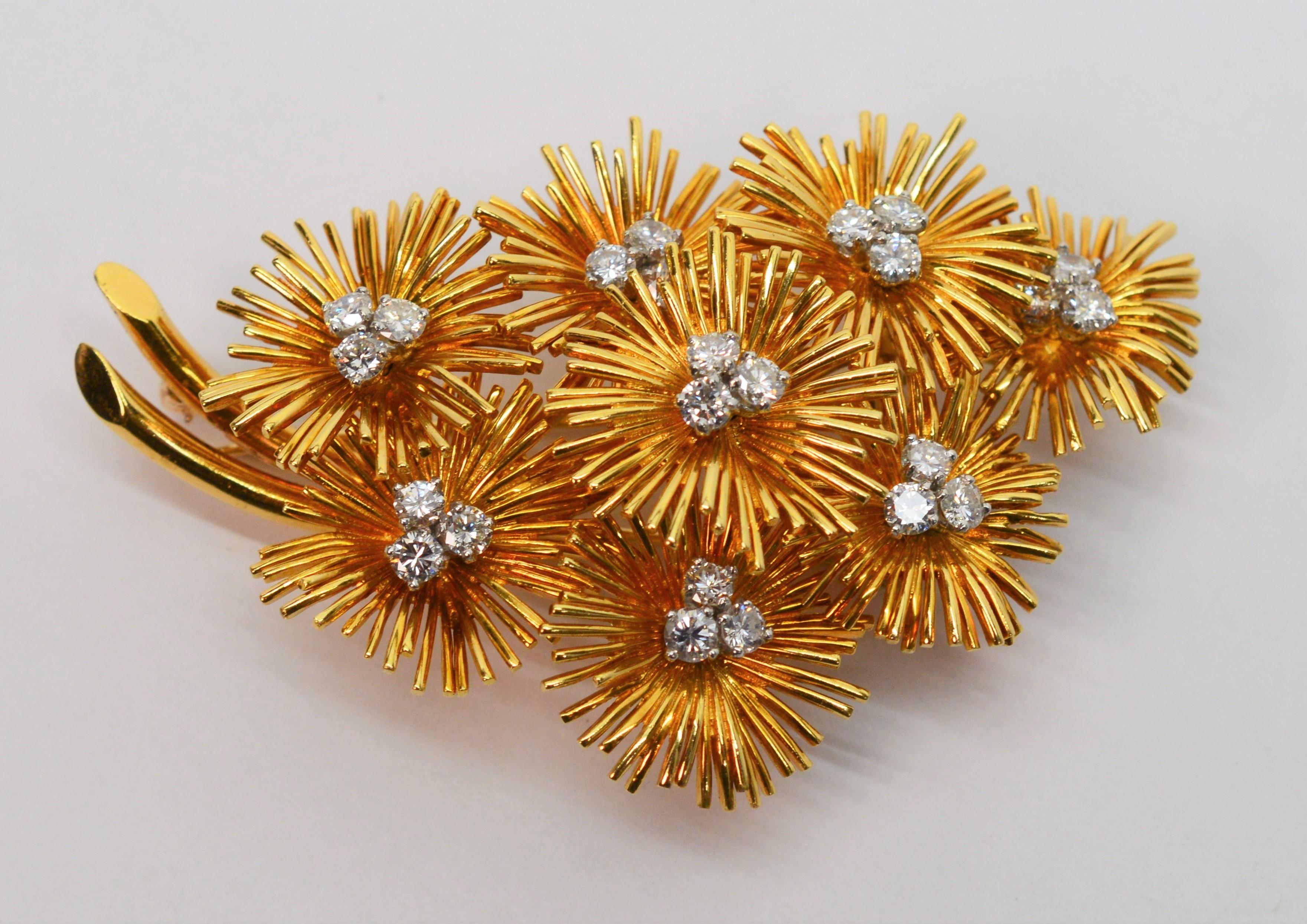 Round Cut Van Cleef & Arpels Gold Diamond Floral Burst Brooch