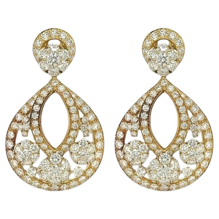 VAN CLEEF & ARPELS Gold Diamond Large Snowflake Drop Earrings For Sale