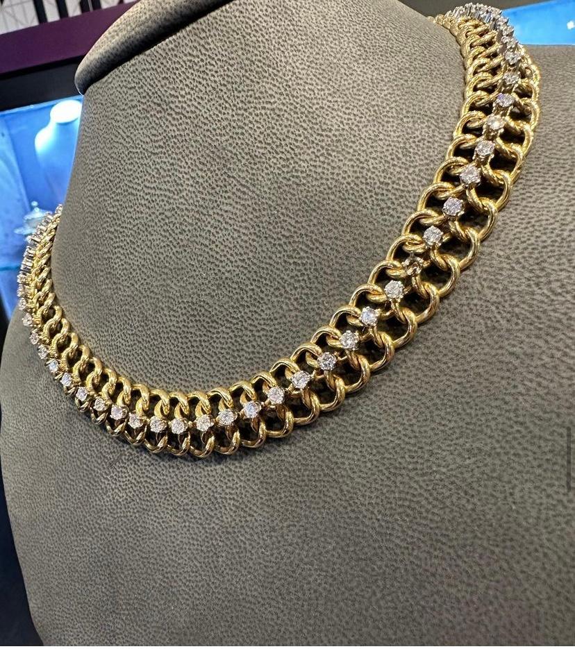 Round Cut Van Cleef & Arpels Gold & Diamond Necklace For Sale