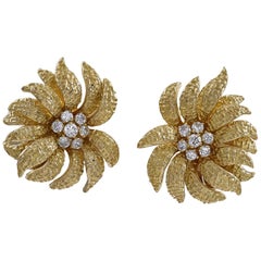 Van Cleef 
Arpels Gold Earclips