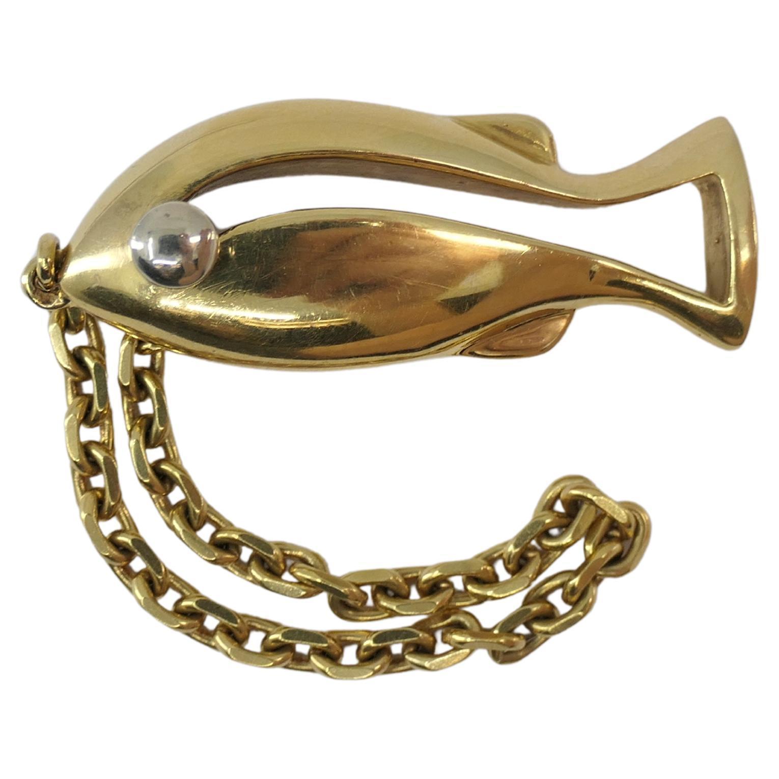 Van Cleef & Arpels Gold Fisch-Charm-Schlüsselring-Anhänger im Angebot 1