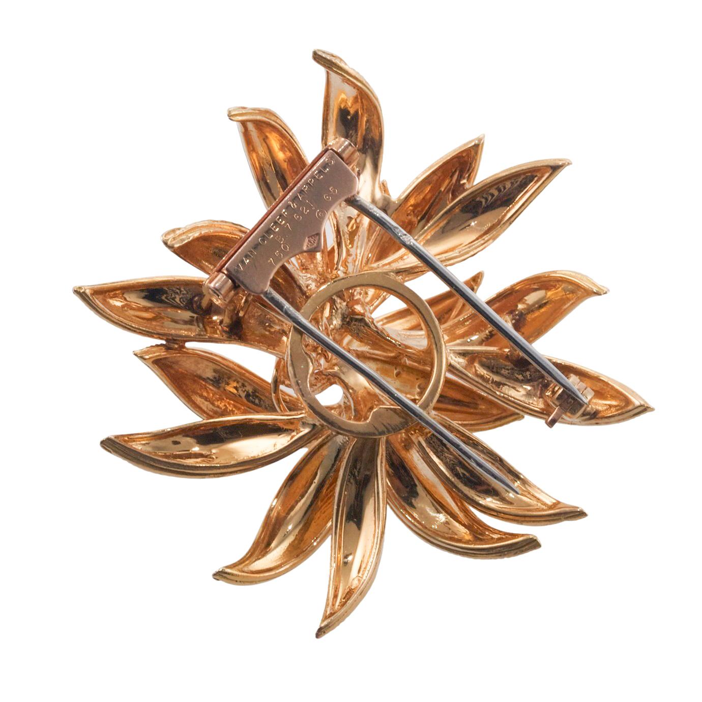 da uomo o donna Spilla Van Cleef & Arpels con foglie d'oro