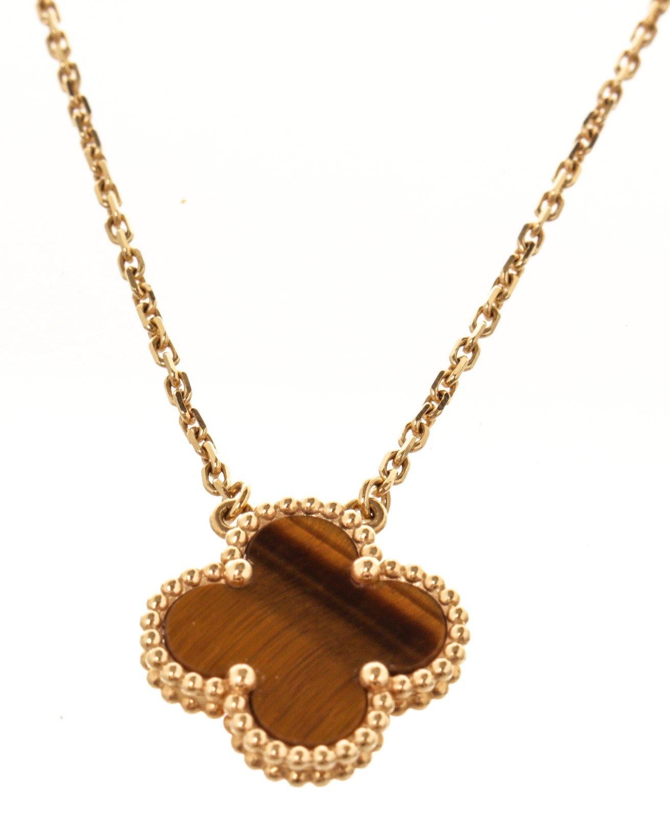 Van Cleef & Arpels Gold Vintage Alhambra Necklace with gold-tone hardware.

43482MSC