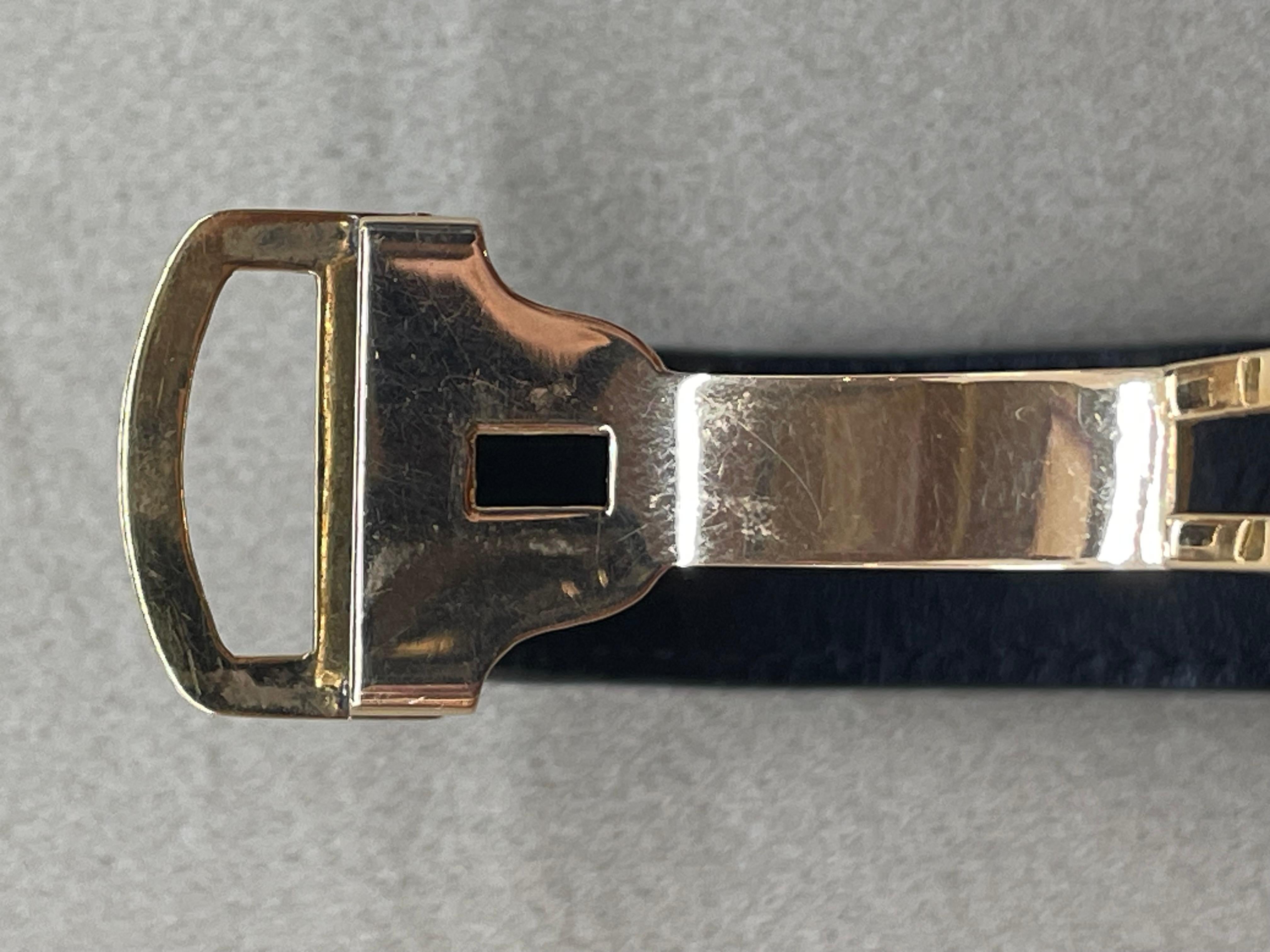 Van Cleef & Arpels Gold Wristwatch with Cartier Strap, 18Kt, 31.6 Grams For Sale 5