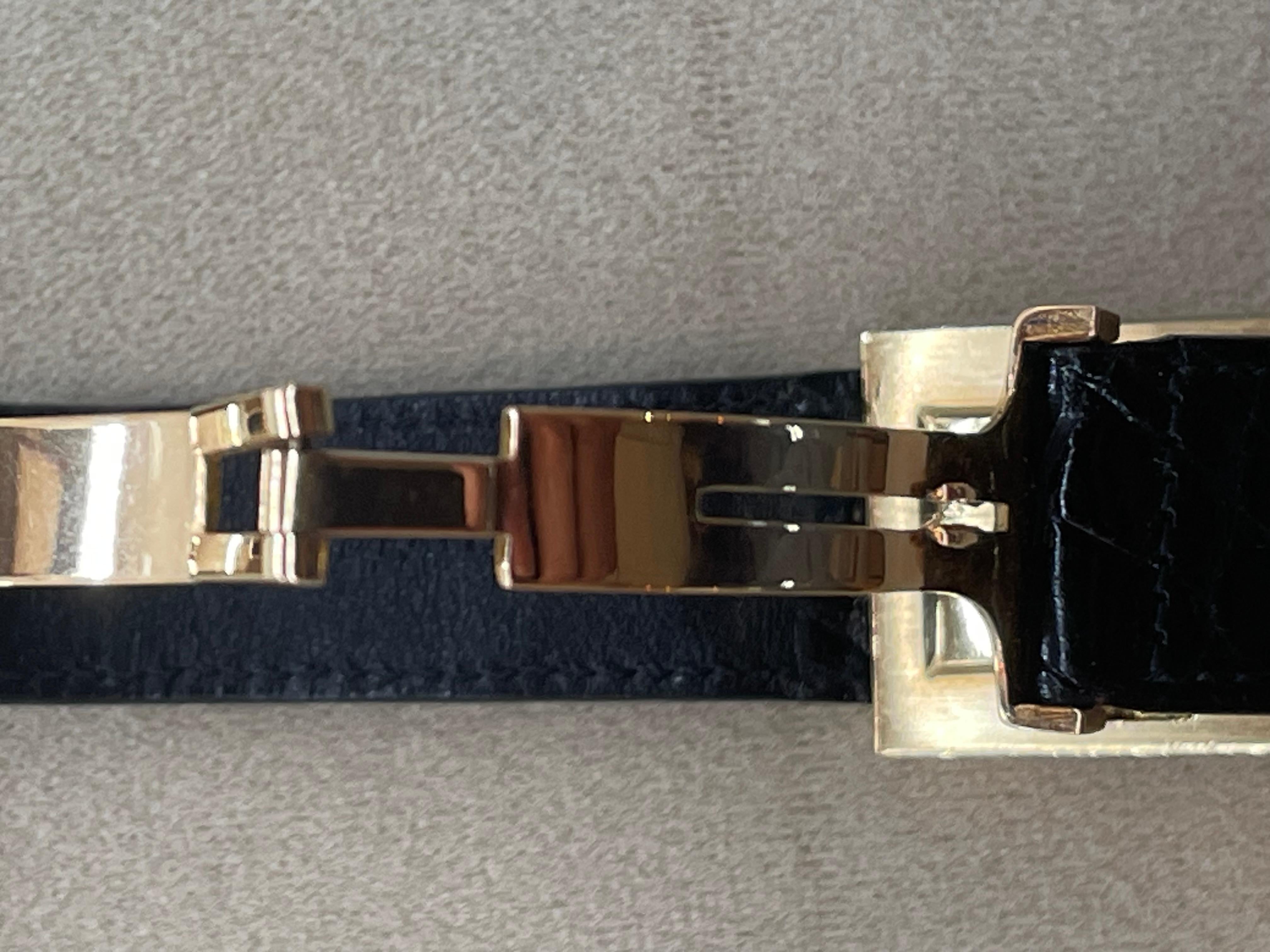 Van Cleef & Arpels Gold Wristwatch with Cartier Strap, 18Kt, 31.6 Grams For Sale 6