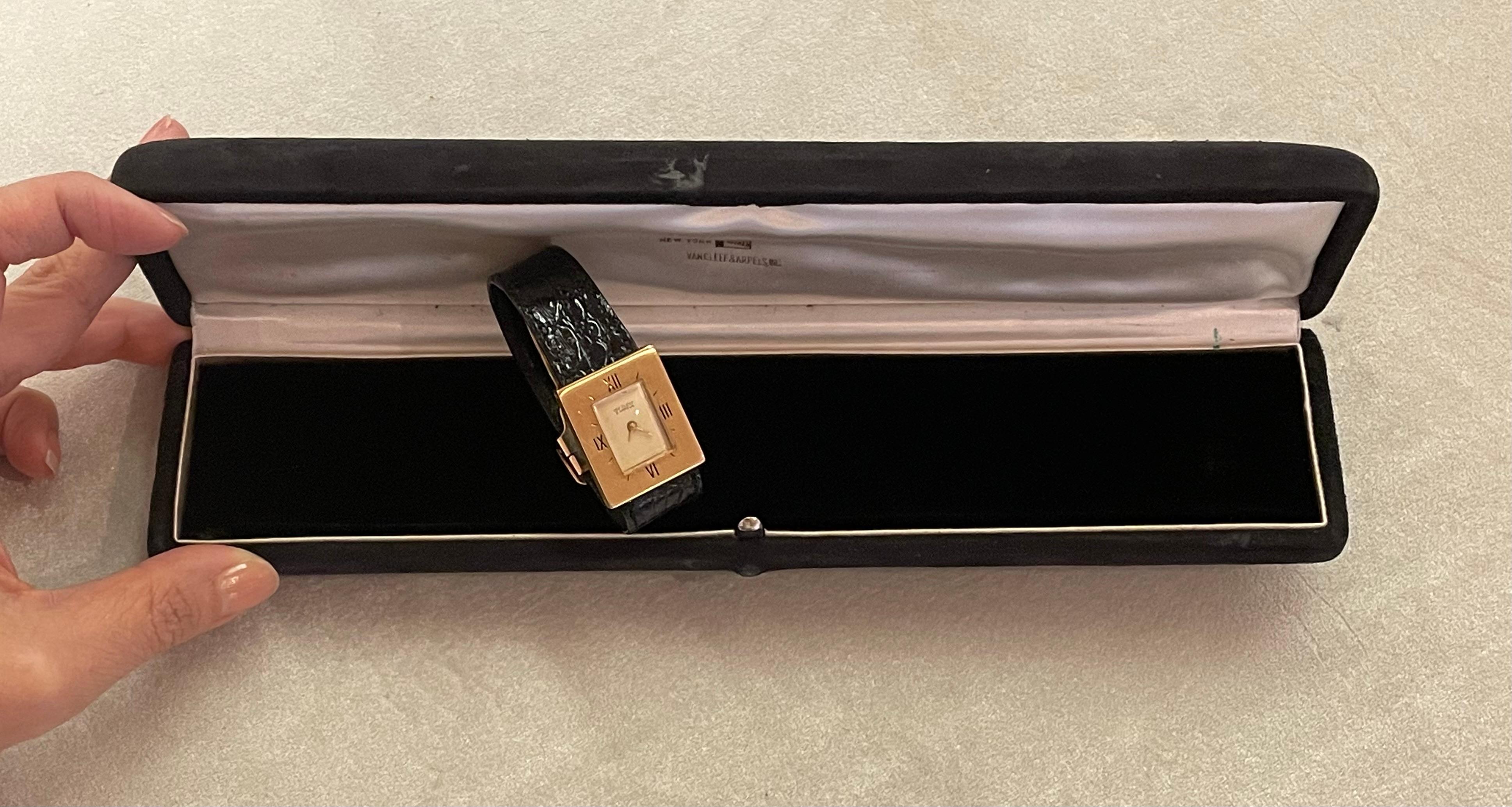 Van Cleef & Arpels Gold Wristwatch with Cartier Strap, 18Kt, 31.6 Grams For Sale 12