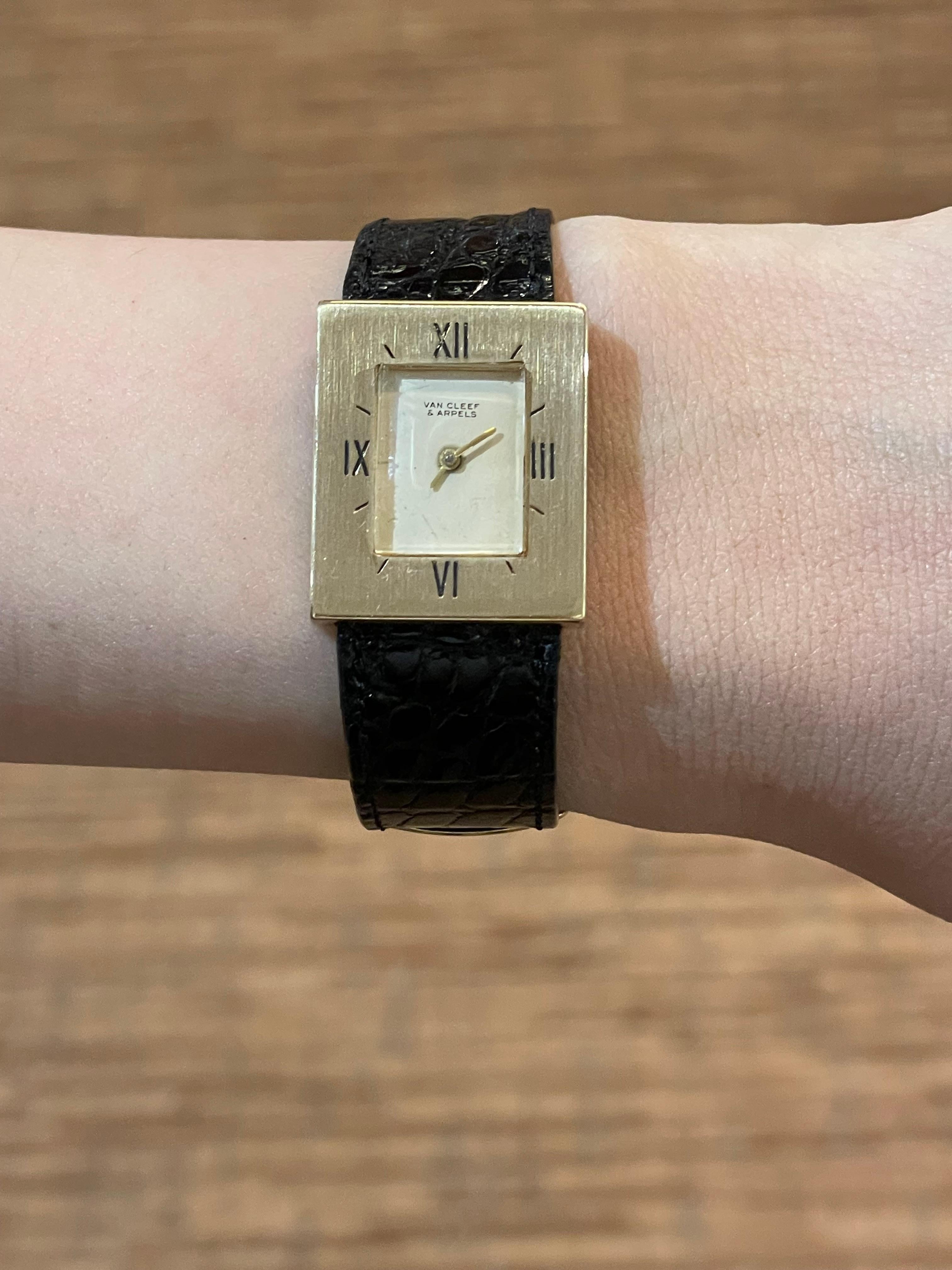 Van Cleef & Arpels Gold Wristwatch with Cartier Strap, 18Kt, 31.6 Grams In Good Condition For Sale In Manhasset, NY