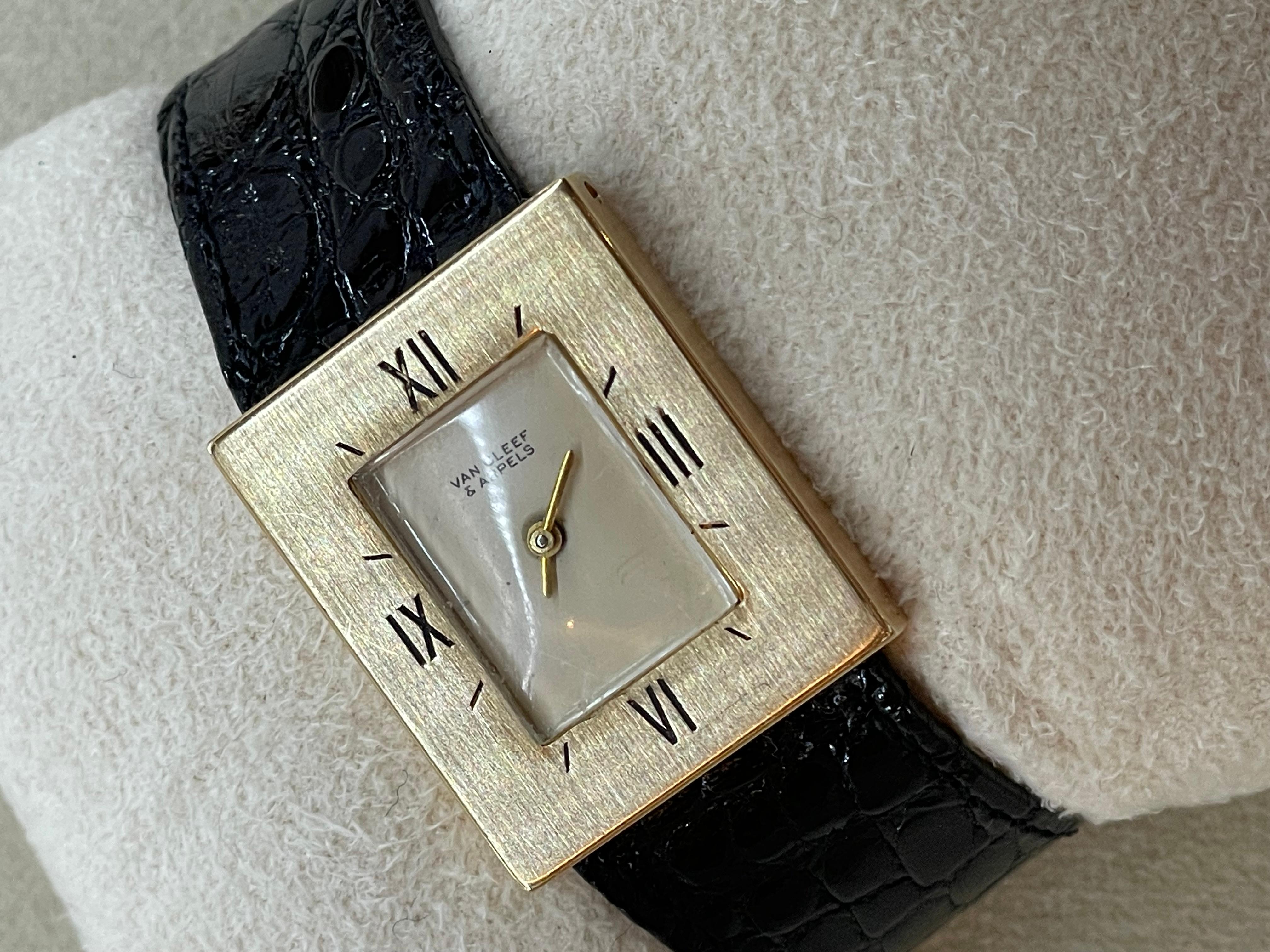 Women's or Men's Van Cleef & Arpels Gold Wristwatch with Cartier Strap, 18Kt, 31.6 Grams For Sale