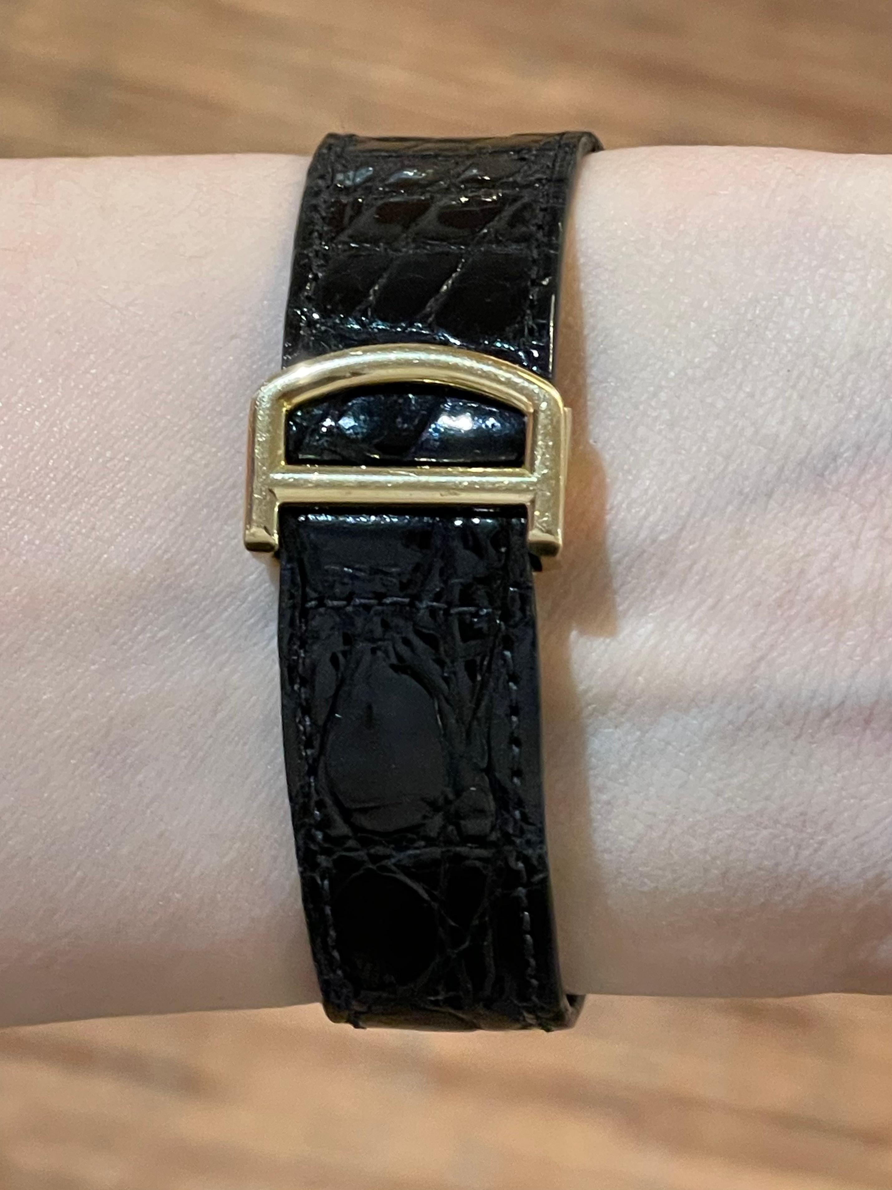 Van Cleef & Arpels Gold Wristwatch with Cartier Strap, 18Kt, 31.6 Grams For Sale 4