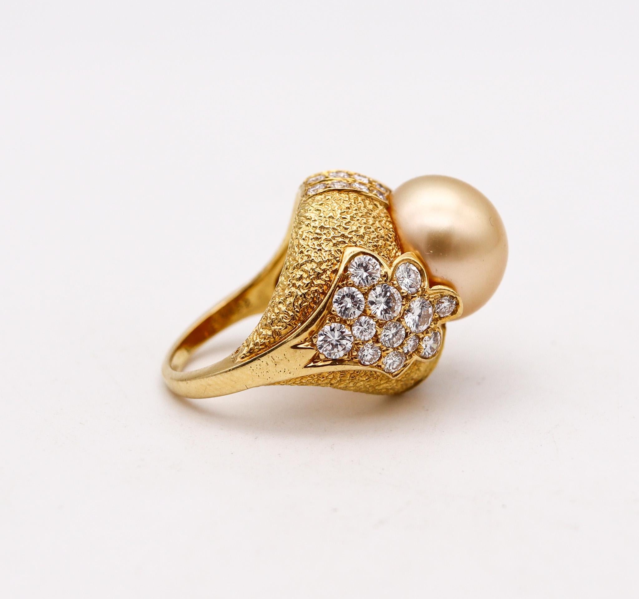 Modernist Van Cleef & Arpels Golden Pearl Cocktail Ring 18Kt Gold With 3.46 Ctw Diamonds For Sale