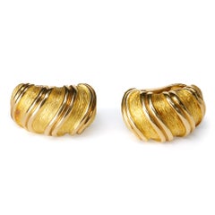 Van Cleef & Arpels: splendidi orecchini a clip in oro giallo 18 carati
