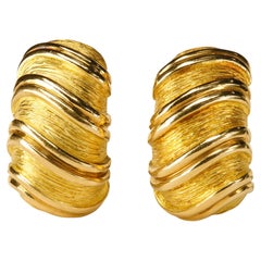 Van Cleef & Arpels: splendidi orecchini a clip in oro giallo 18 carati