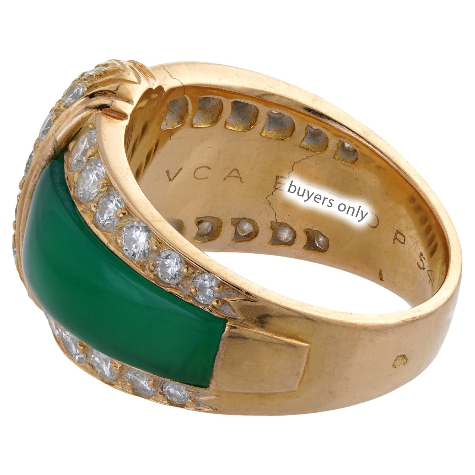Women's VAN CLEEF & ARPELS Green Chalcedony Diamond Yellow Gold Band Ring For Sale