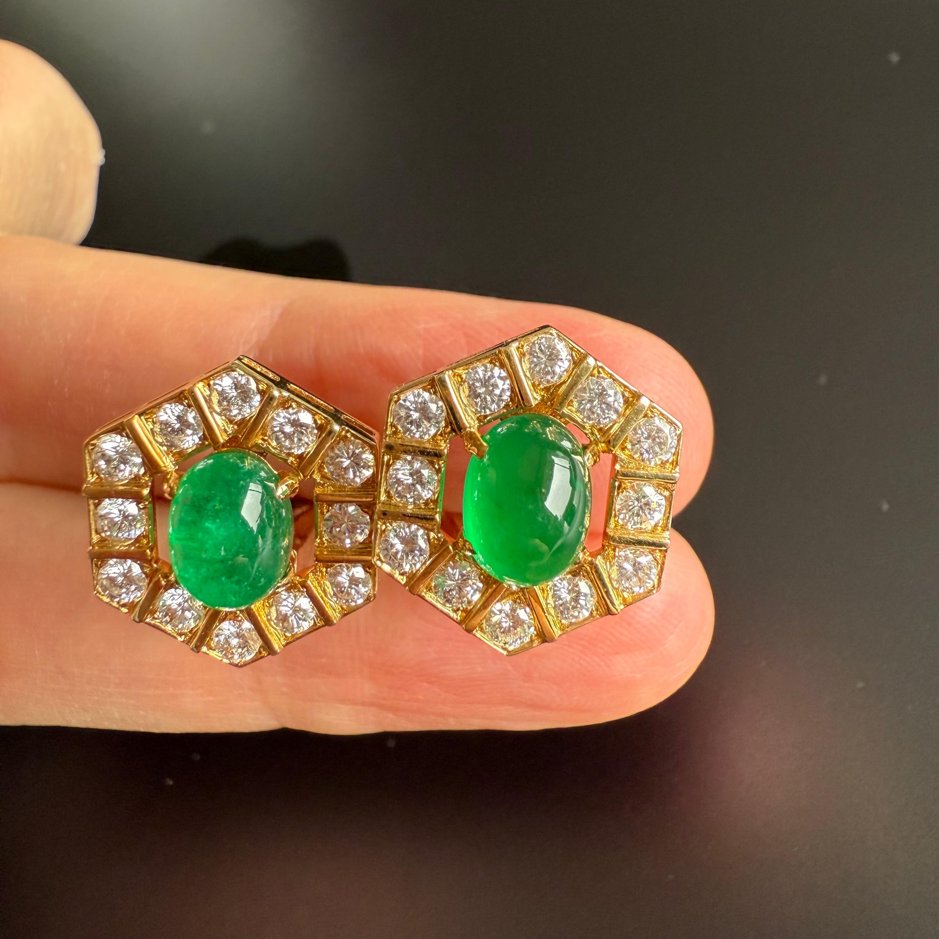 Van Cleef & Arpels Green Emerald & Diamond Earrings For Sale 2