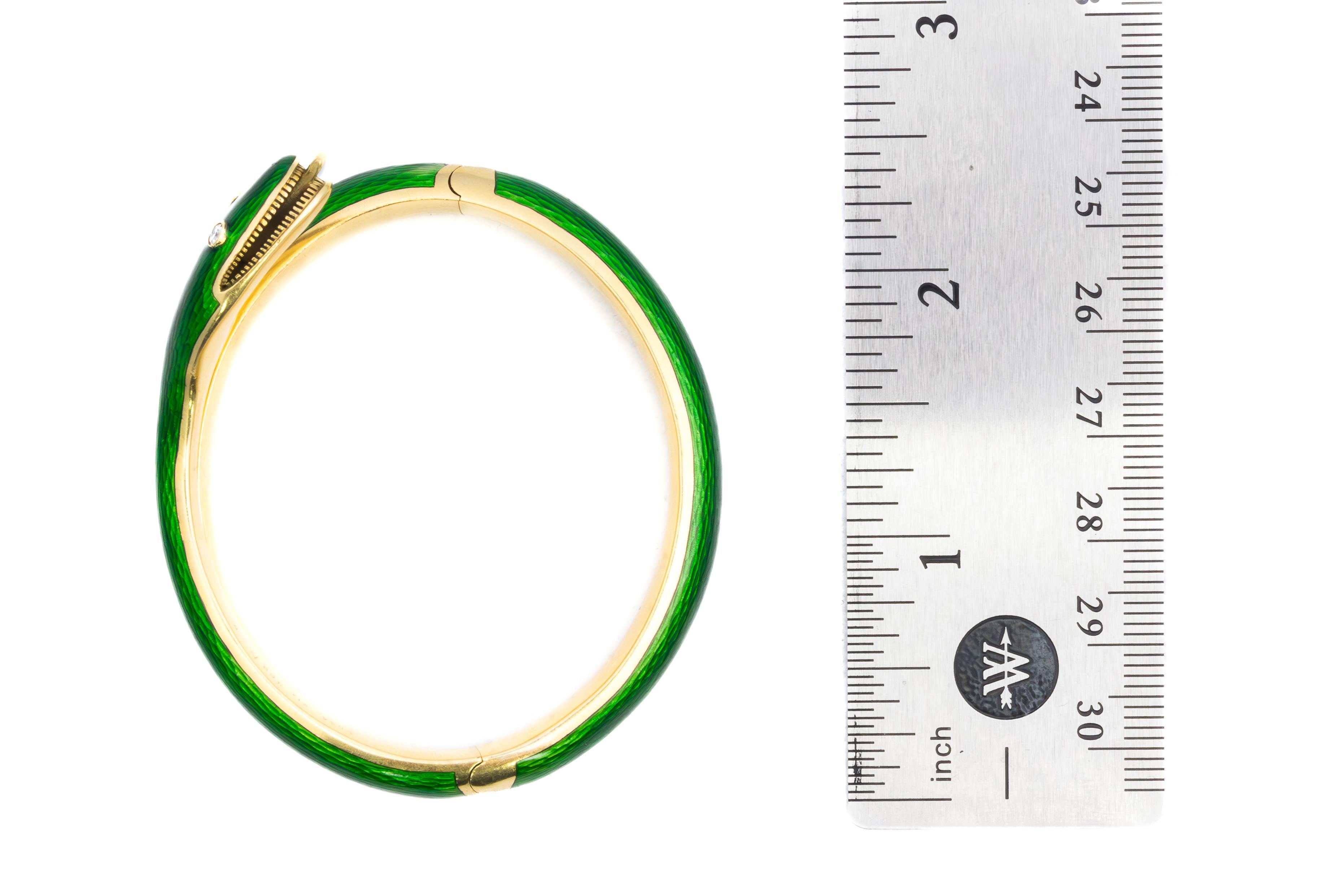 Taglio brillante Van Cleef & Arpels: bracciale a serpente in oro e smalto verde in vendita