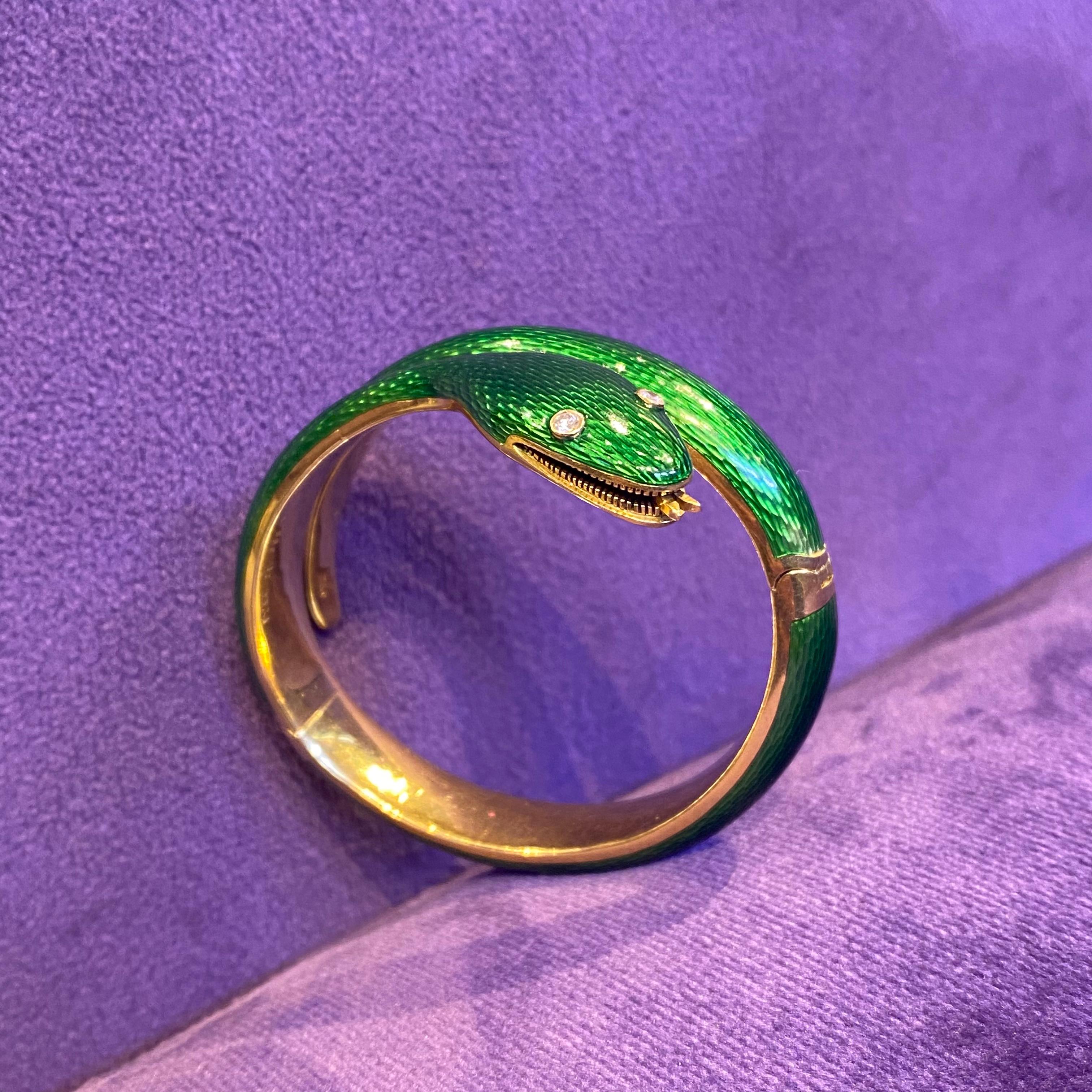 Van Cleef & Arpels Green Enamel Snake Bangle In Excellent Condition For Sale In New York, NY