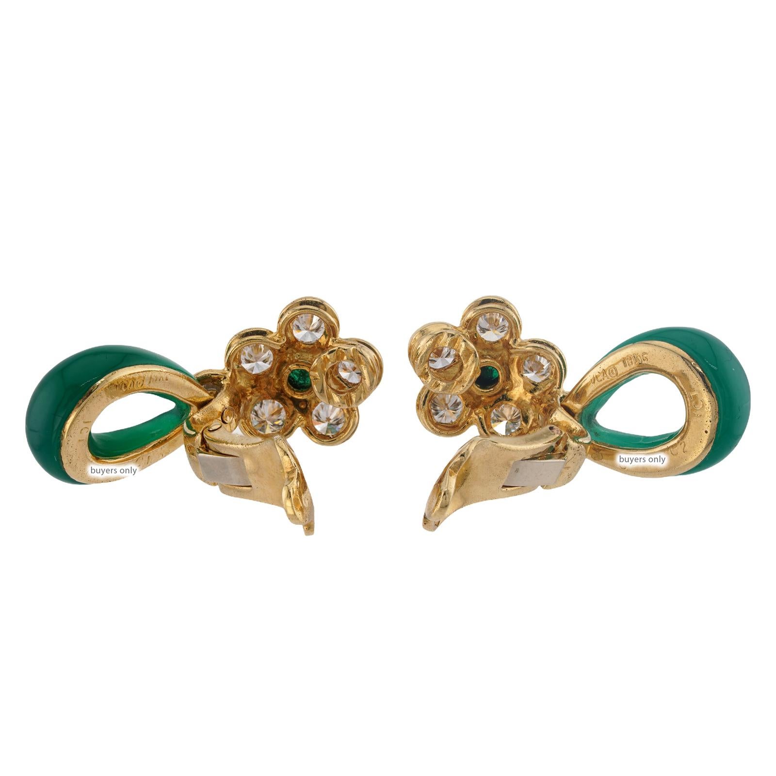 Van Cleef & Arpels Boucles d'oreilles fleurs en or jaune et diamant Onyx vert en vente 1